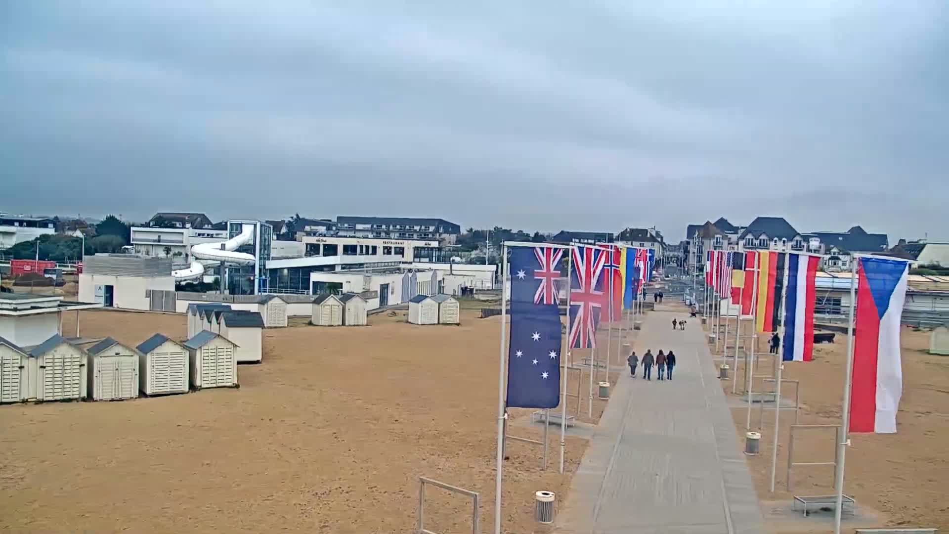 Ouistreham City & Plage de Ouistreham  Beach - Port  Live Cam - Caen, Calvados, Normandie, France