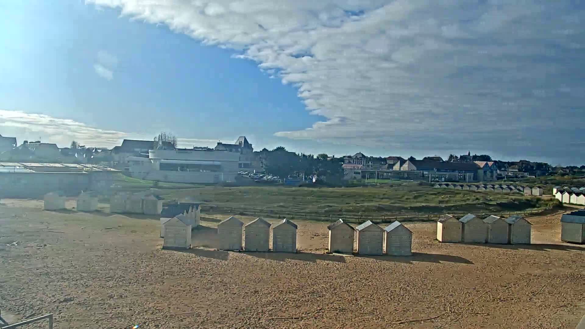 Ouistreham City & Plage de Ouistreham  Beach - Port  Live Cam - Caen, Calvados, Normandie, France