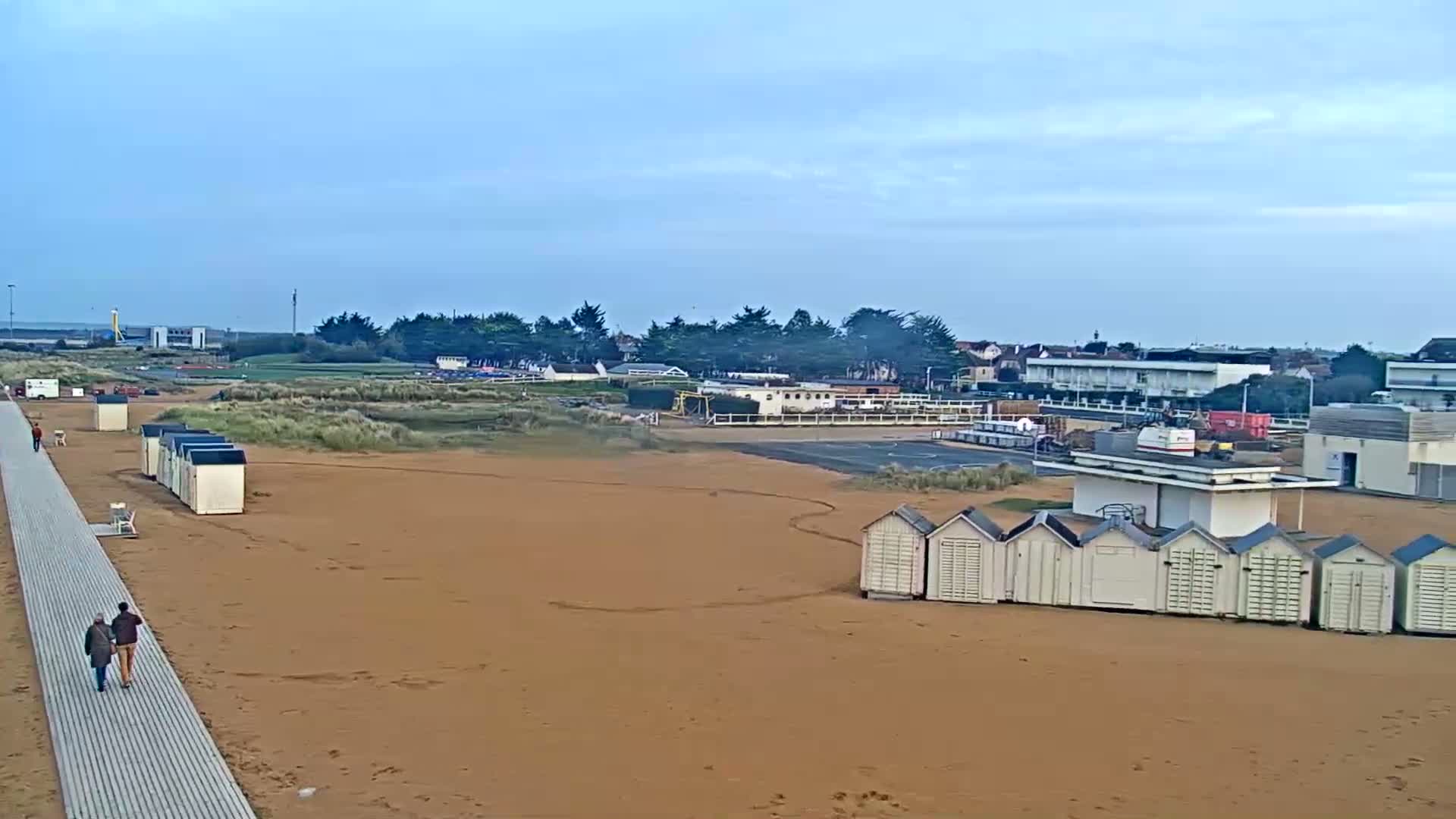Ouistreham City & Plage de Ouistreham  Beach - Port  Live Cam - Caen, Calvados, Normandie, France