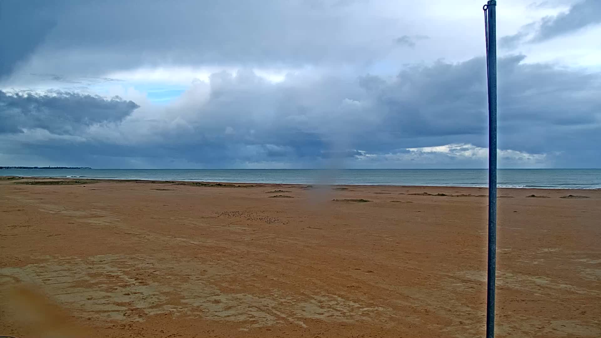 Ouistreham City & Plage de Ouistreham  Beach - Port  Live Cam - Caen, Calvados, Normandie, France