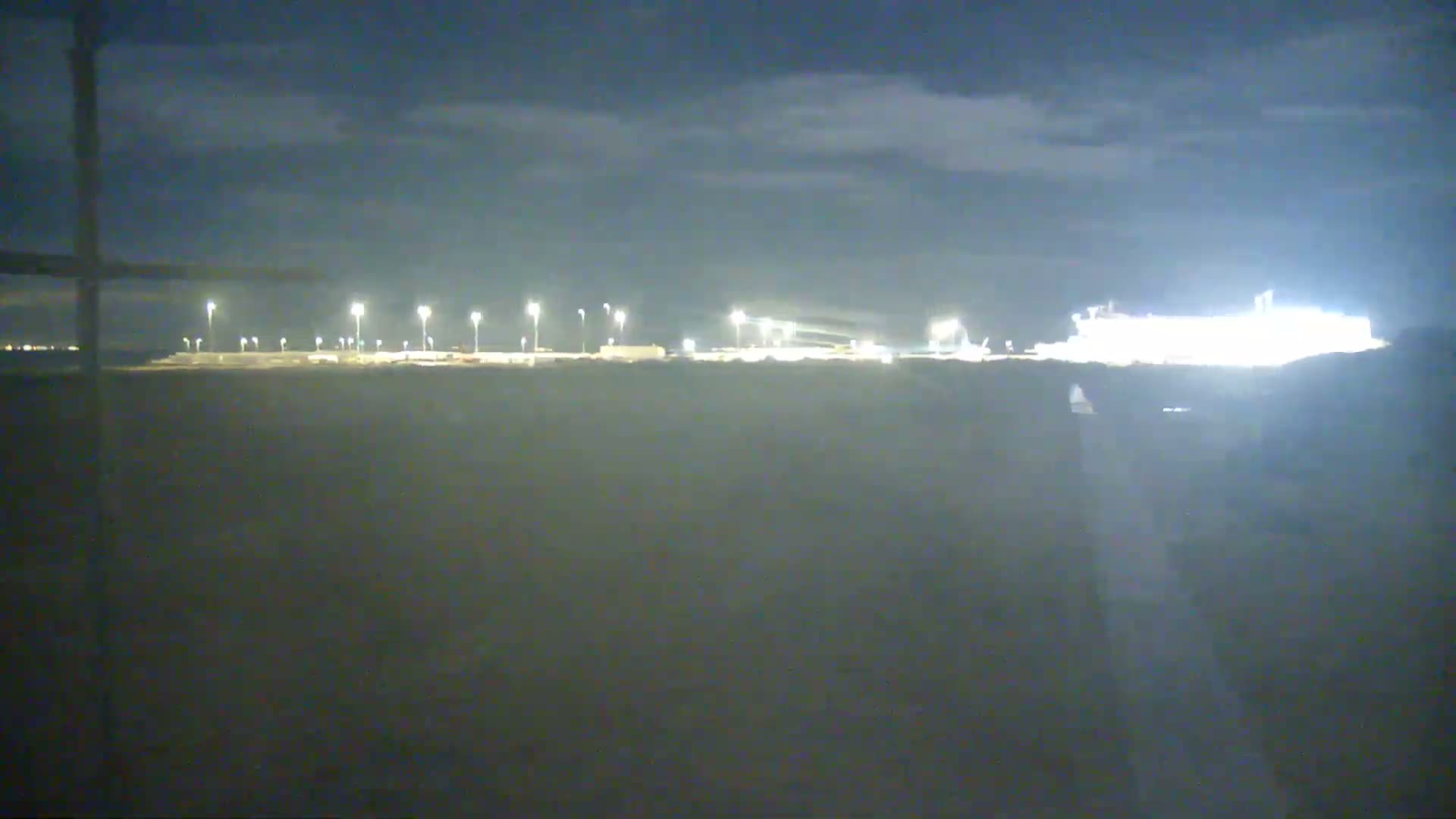 Ouistreham City & Plage de Ouistreham  Beach - Port  Live Cam - Caen, Calvados, Normandie, France