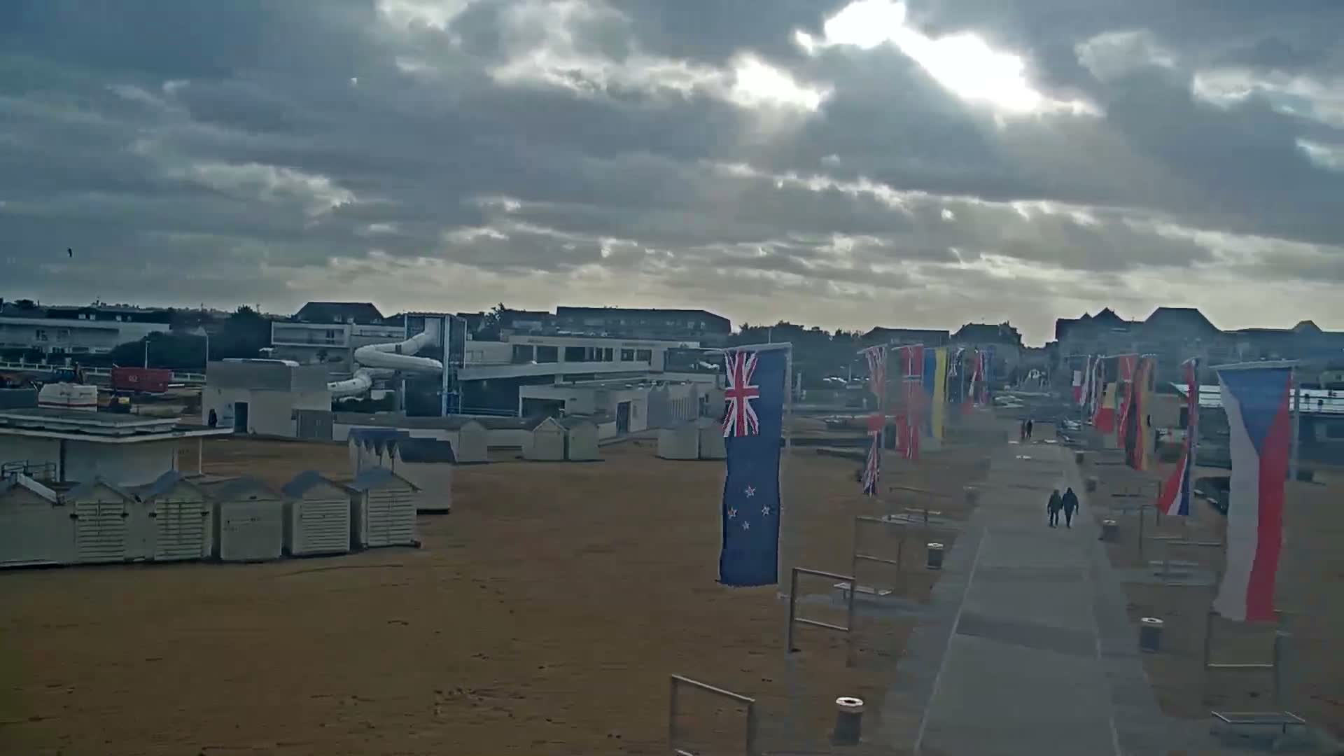 Ouistreham City & Plage de Ouistreham  Beach - Port  Live Cam - Caen, Calvados, Normandie, France