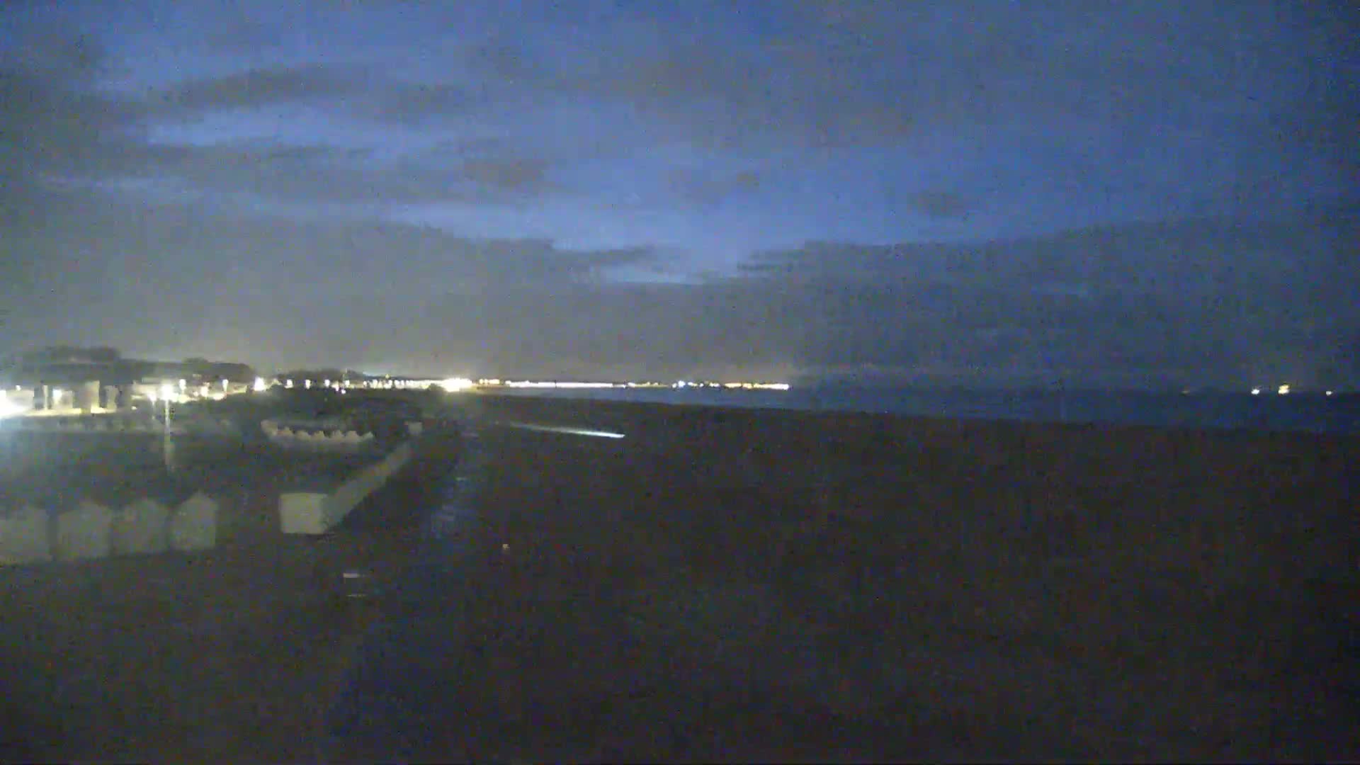 Ouistreham City & Plage de Ouistreham  Beach - Port  Live Cam - Caen, Calvados, Normandie, France