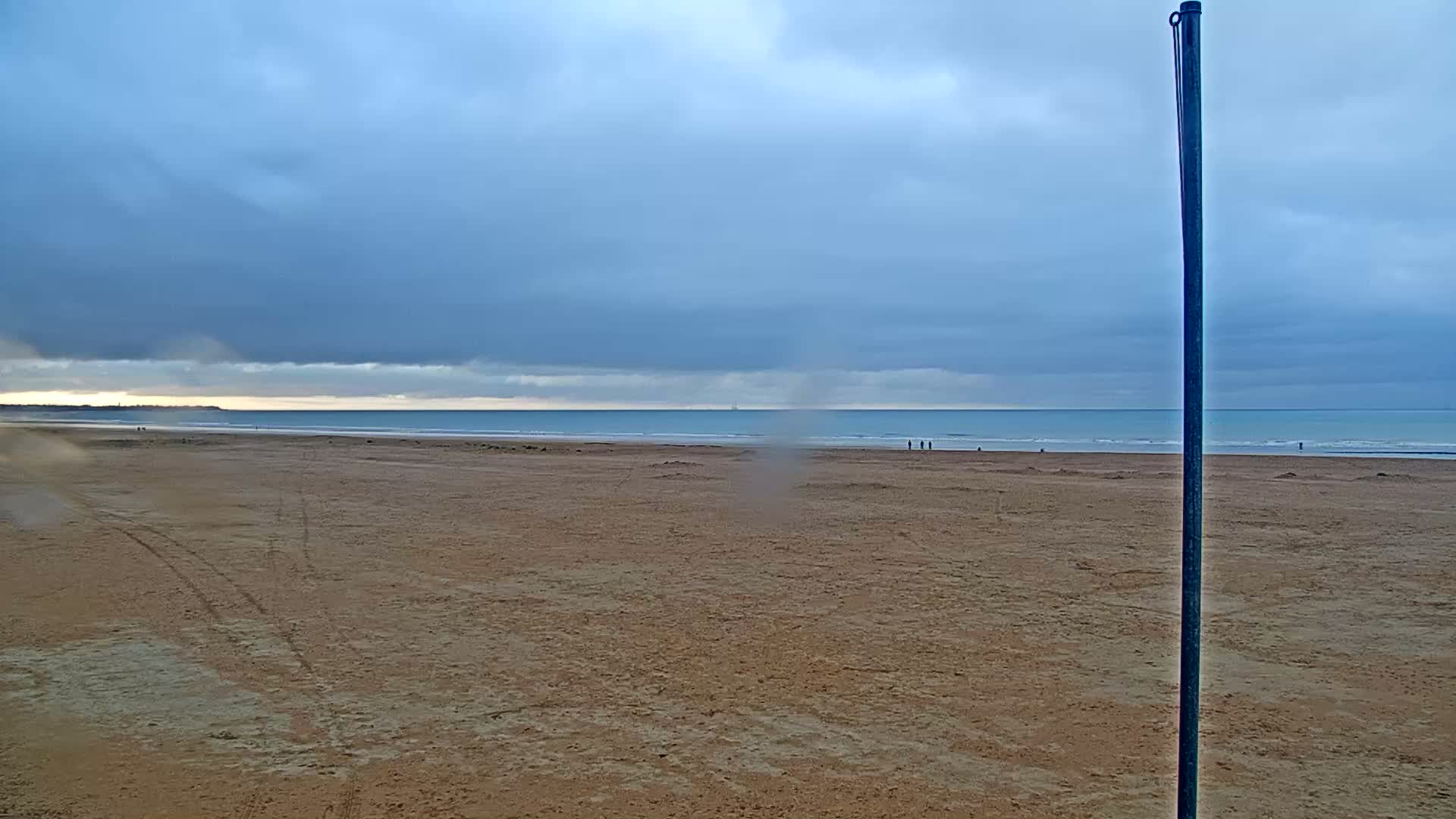 Ouistreham City & Plage de Ouistreham  Beach - Port  Live Cam - Caen, Calvados, Normandie, France