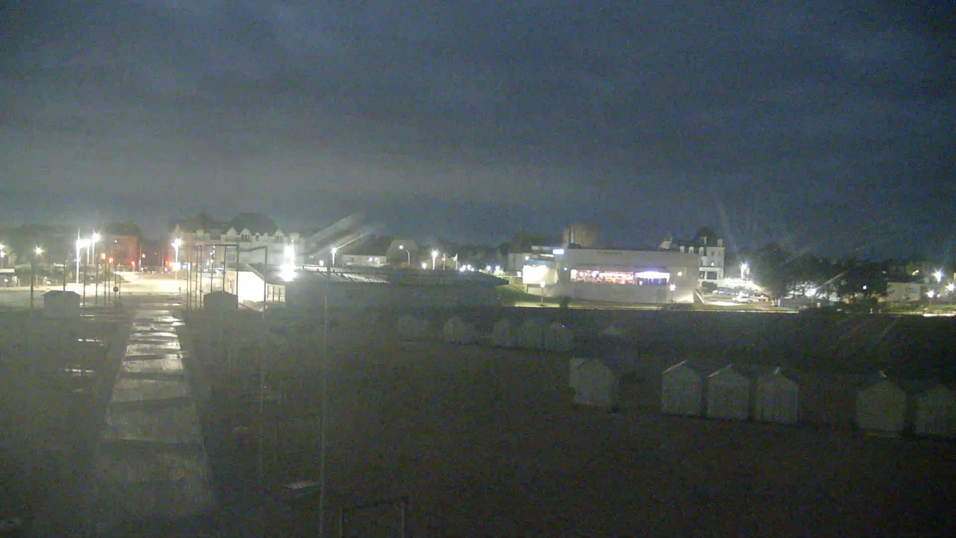 Ouistreham City & Plage de Ouistreham  Beach - Port  Live Cam - Caen, Calvados, Normandie, France