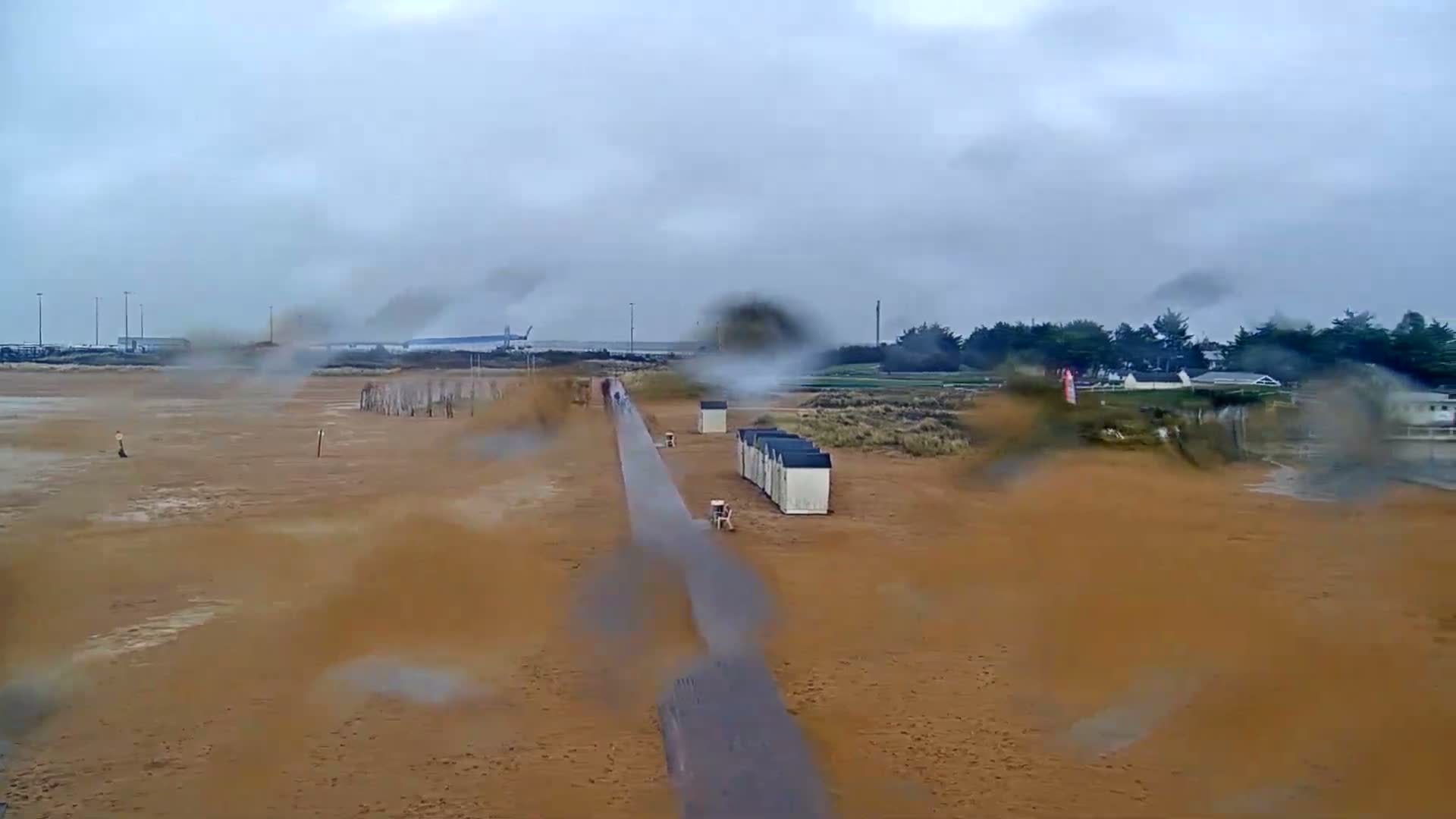 Ouistreham City & Plage de Ouistreham  Beach - Port  Live Cam - Caen, Calvados, Normandie, France