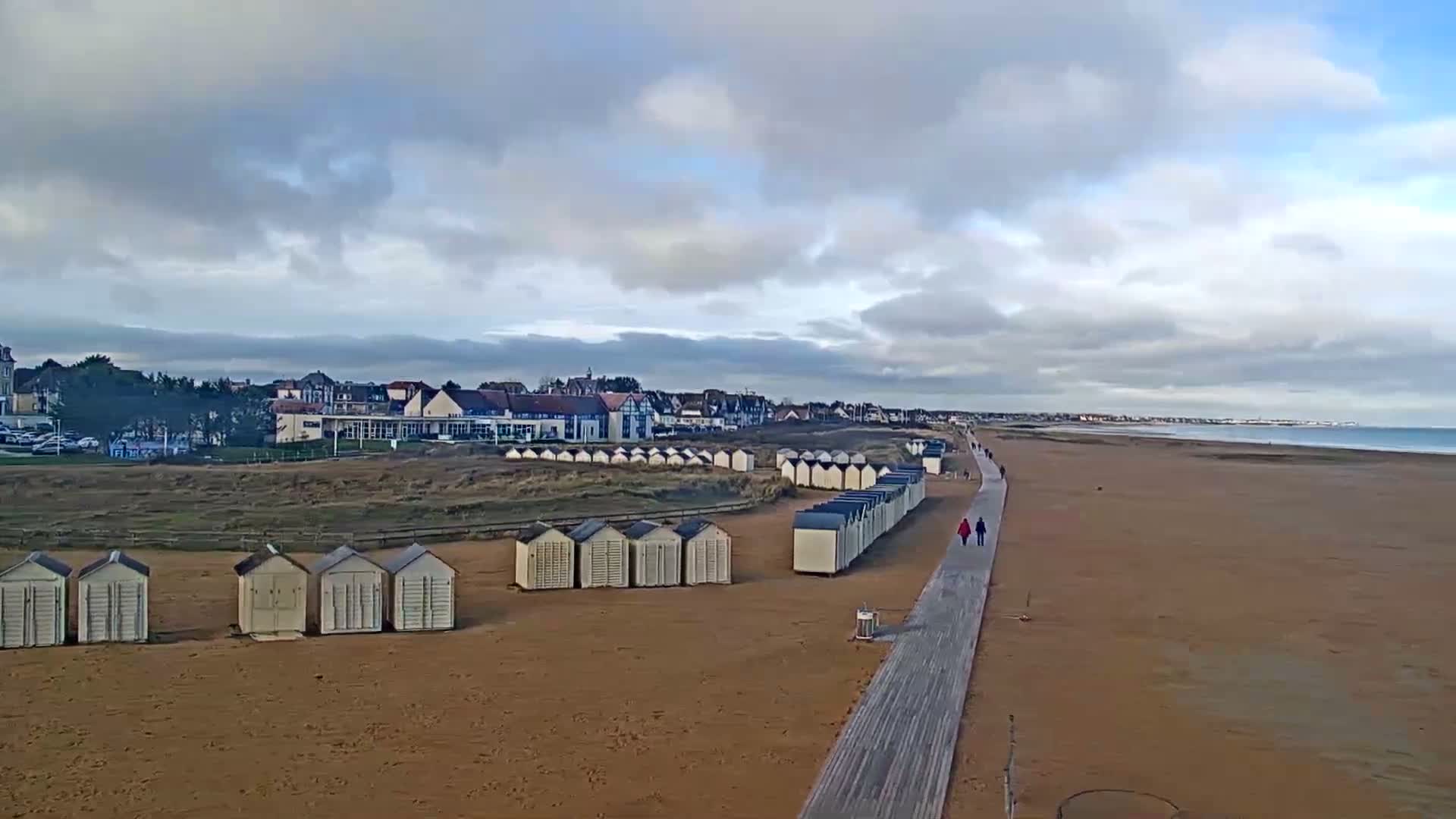 Ouistreham City & Plage de Ouistreham  Beach - Port  Live Cam - Caen, Calvados, Normandie, France