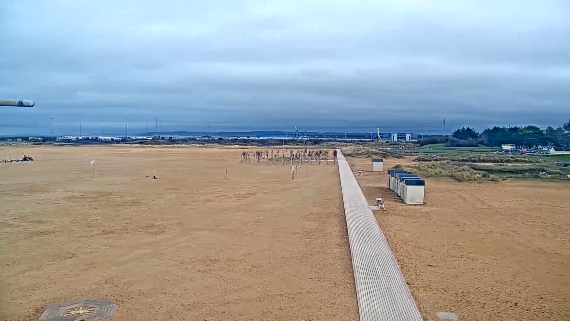 Ouistreham City & Plage de Ouistreham  Beach - Port  Live Cam - Caen, Calvados, Normandie, France