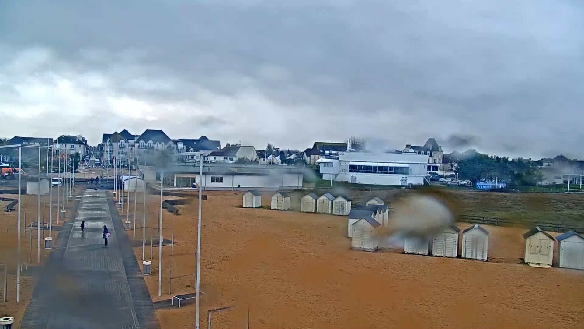 Ouistreham City & Plage de Ouistreham  Beach - Port  Live Cam - Caen, Calvados, Normandie, France