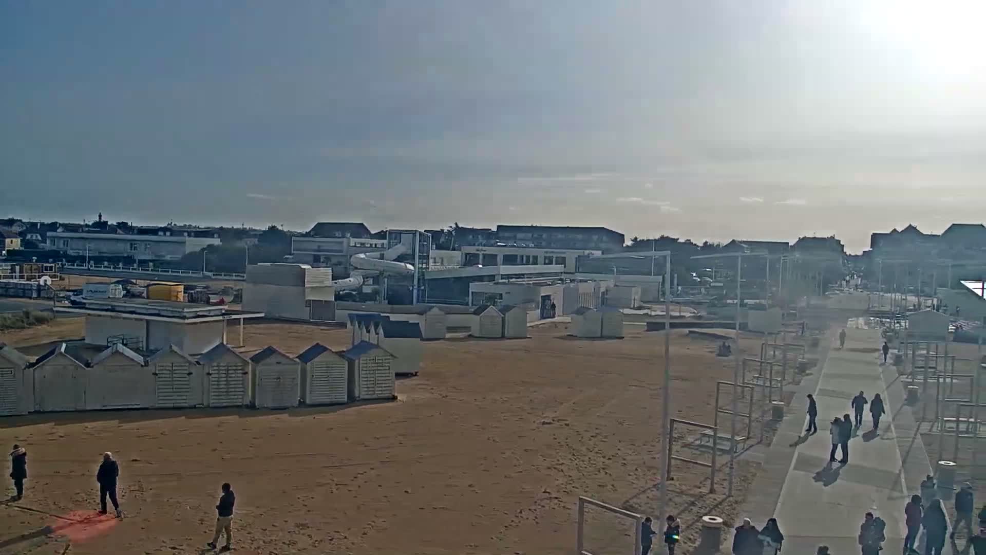 Ouistreham City & Plage de Ouistreham  Beach - Port  Live Cam - Caen, Calvados, Normandie, France