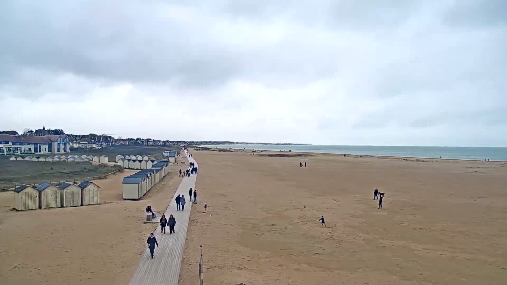 Ouistreham City & Plage de Ouistreham  Beach - Port  Live Cam - Caen, Calvados, Normandie, France