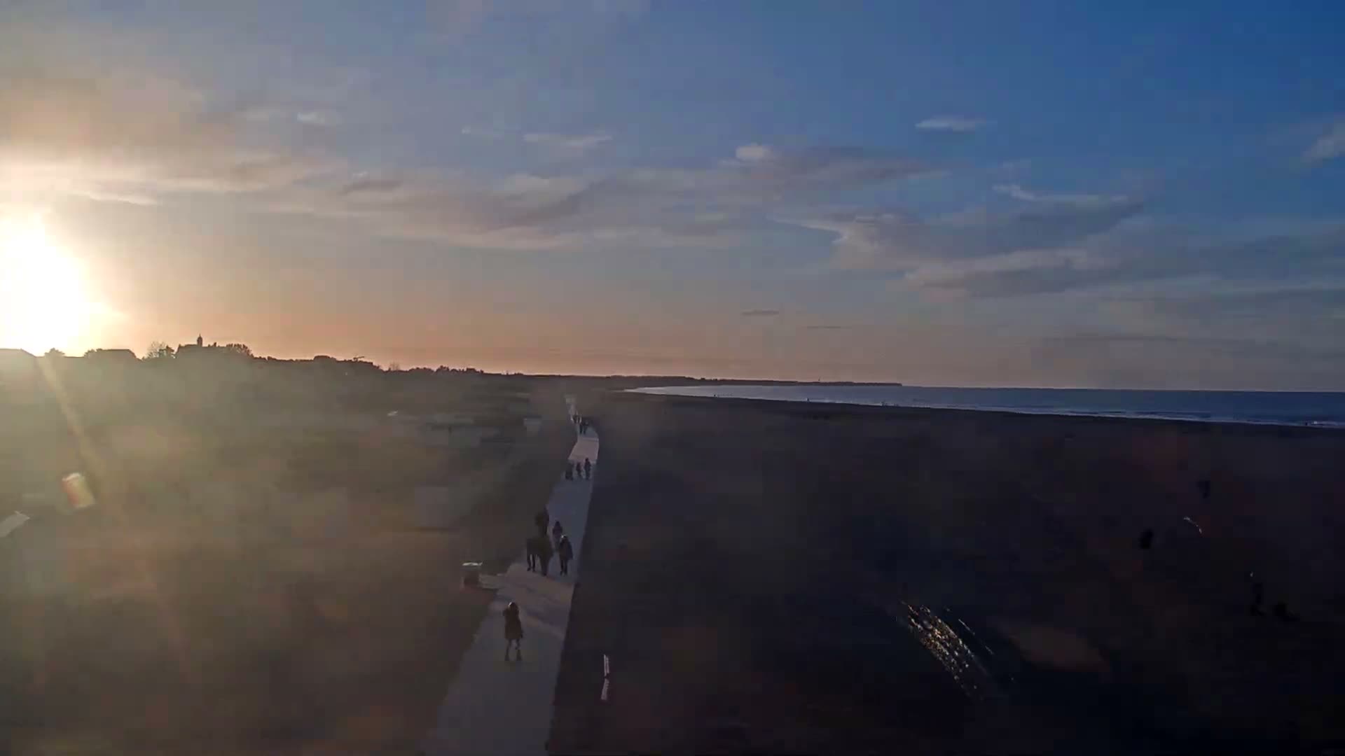 Ouistreham City & Plage de Ouistreham  Beach - Port  Live Cam - Caen, Calvados, Normandie, France