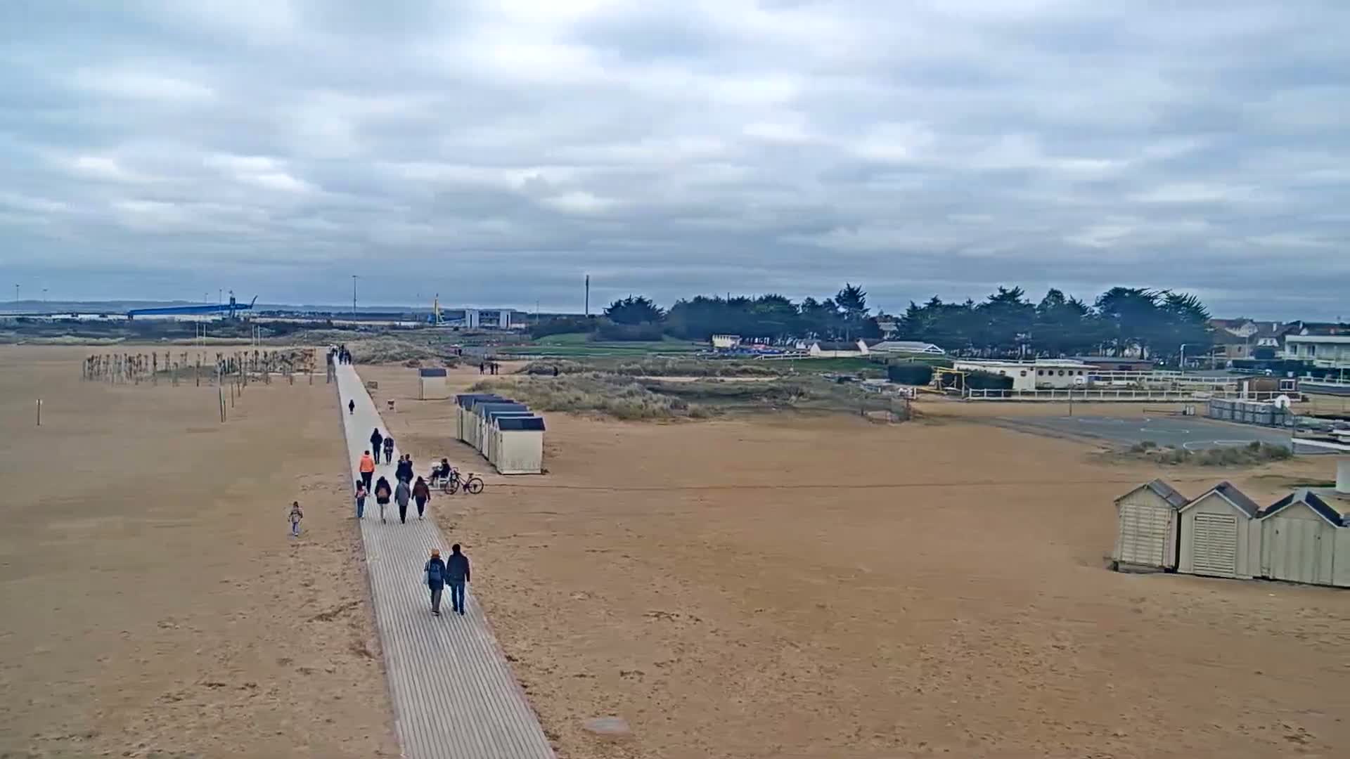 Ouistreham City & Plage de Ouistreham  Beach - Port  Live Cam - Caen, Calvados, Normandie, France