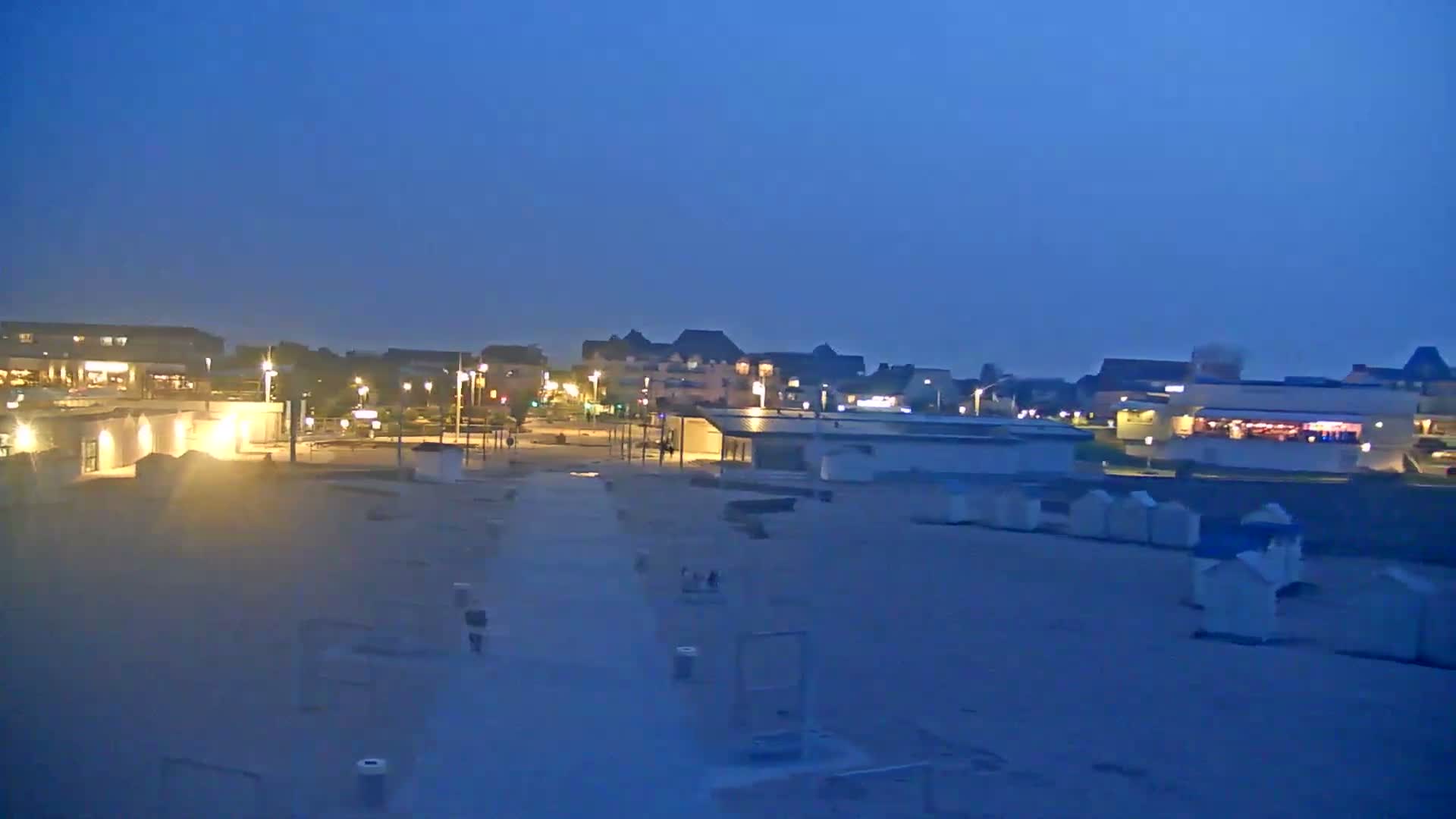 Ouistreham City & Plage de Ouistreham  Beach - Port  Live Cam - Caen, Calvados, Normandie, France