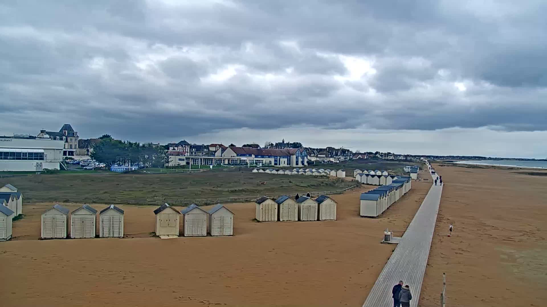 Ouistreham City & Plage de Ouistreham  Beach - Port  Live Cam - Caen, Calvados, Normandie, France