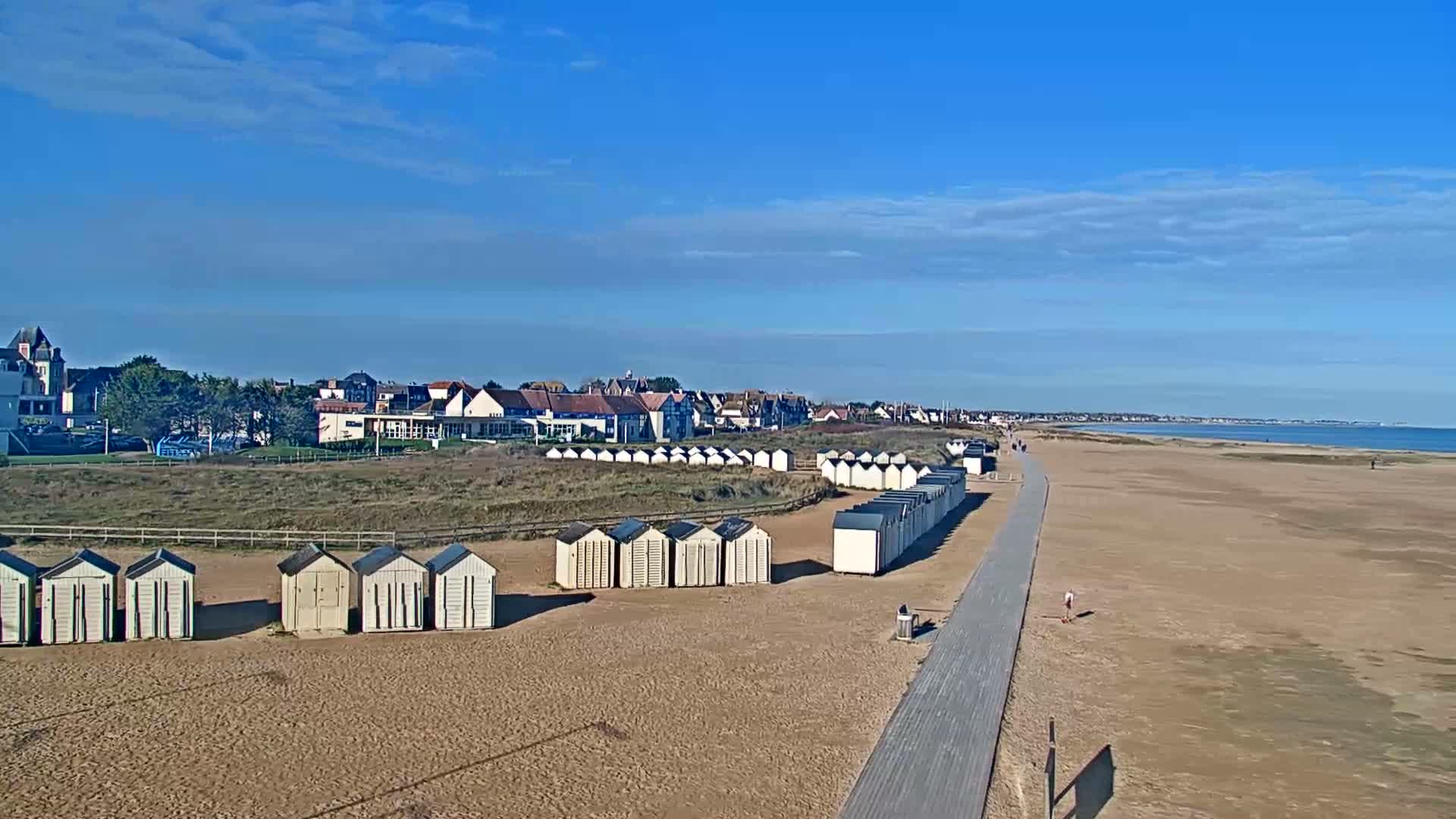 Ouistreham City & Plage de Ouistreham  Beach - Port  Live Cam - Caen, Calvados, Normandie, France