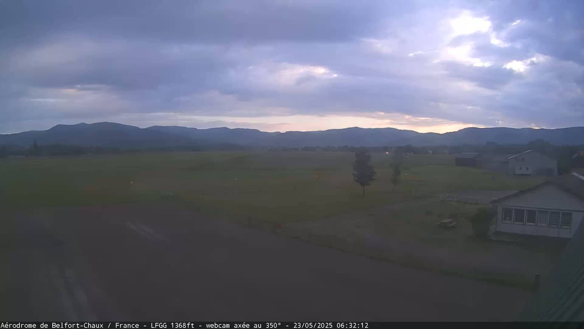 Belfort Chaux Airport ( LFGG ) Live Cam - Belfort, Territoire de Belfort, Bourgogne-Franche-Comte, France