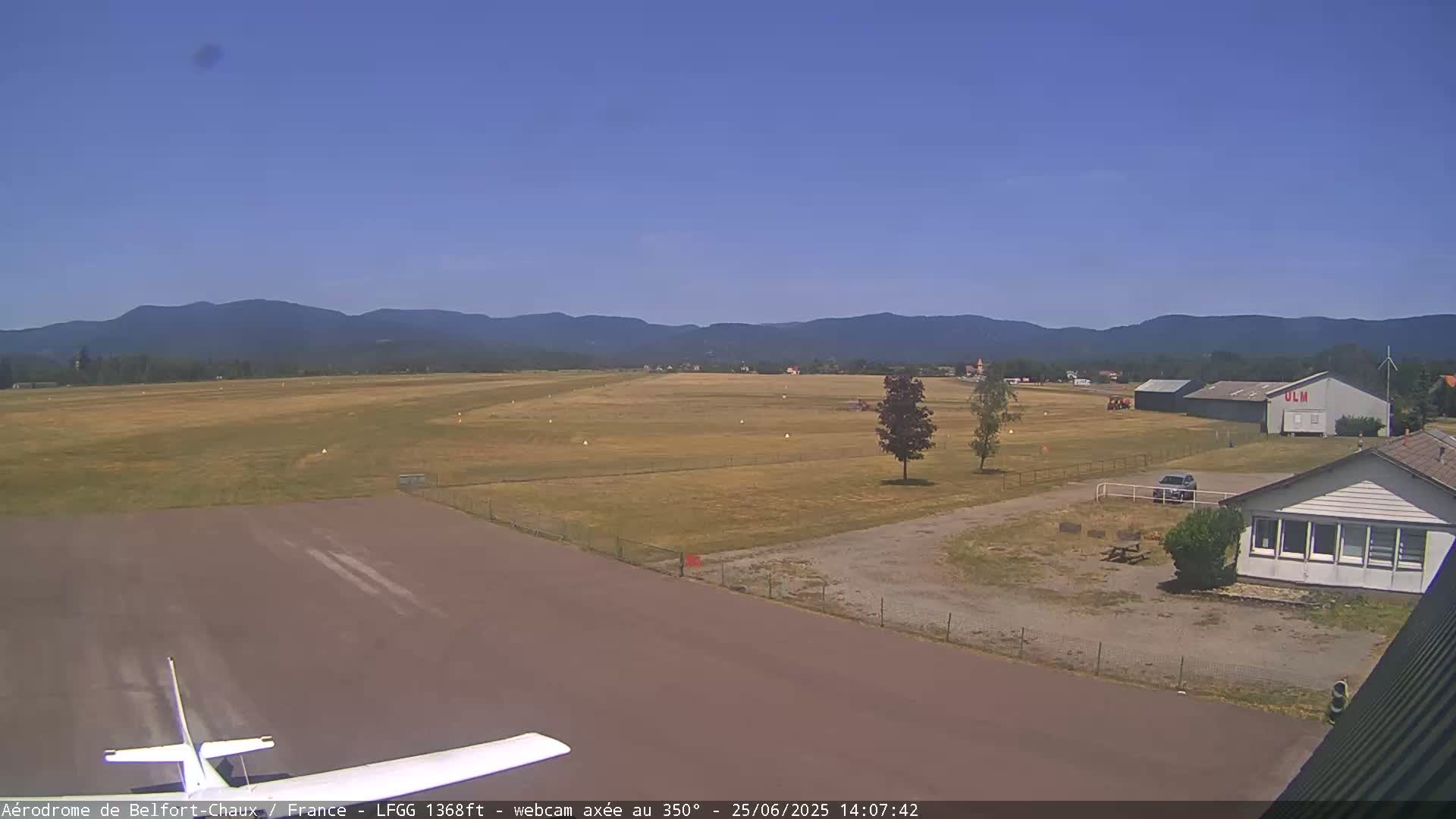 Belfort Chaux Airport Live Cam LFGG - Belfort, Territoire de Belfort, Bourgogne-Franche-Comte, France
