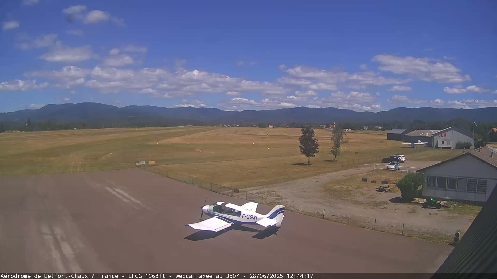 Belfort Chaux Airport Live Cam LFGG - Belfort, Territoire de Belfort, Bourgogne-Franche-Comte, France