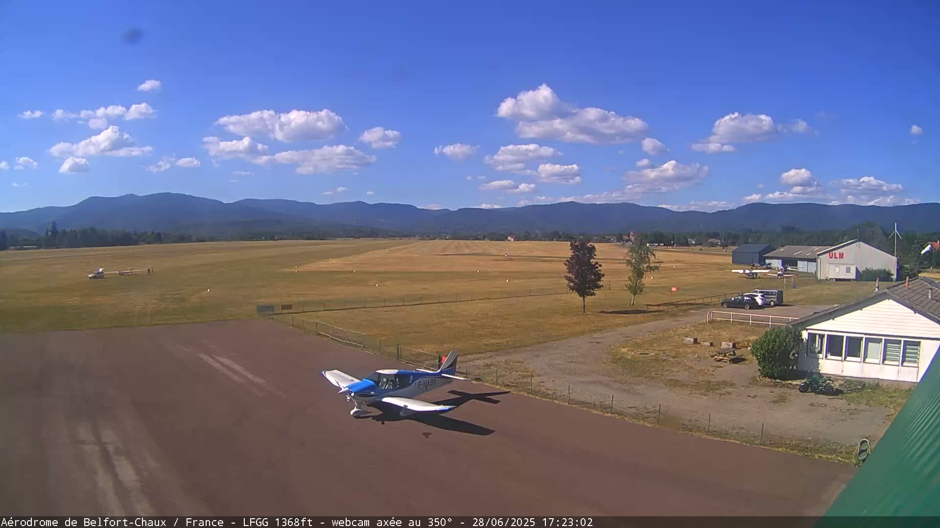 Belfort Chaux Airport Live Cam LFGG - Belfort, Territoire de Belfort, Bourgogne-Franche-Comte, France