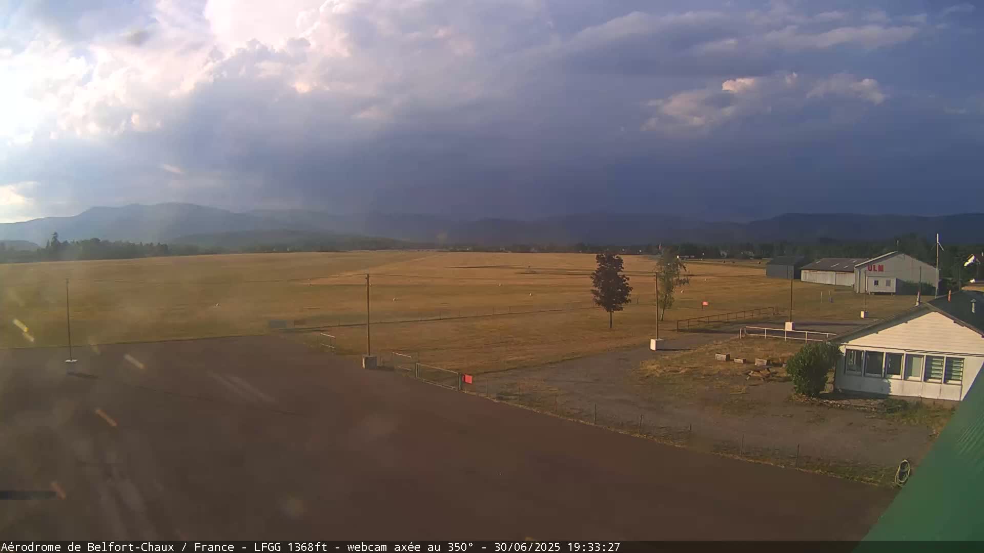 Belfort Chaux Airport Live Cam LFGG - Belfort, Territoire de Belfort, Bourgogne-Franche-Comte, France