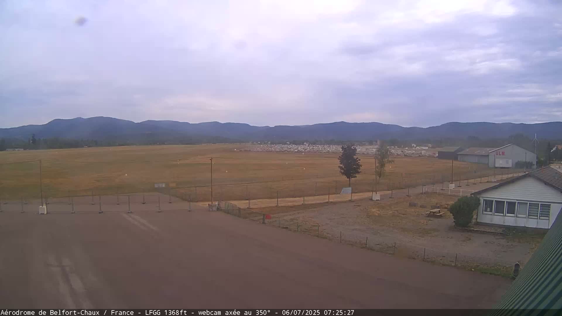 Belfort Chaux Airport Live Cam LFGG - Belfort, Territoire de Belfort, Bourgogne-Franche-Comte, France