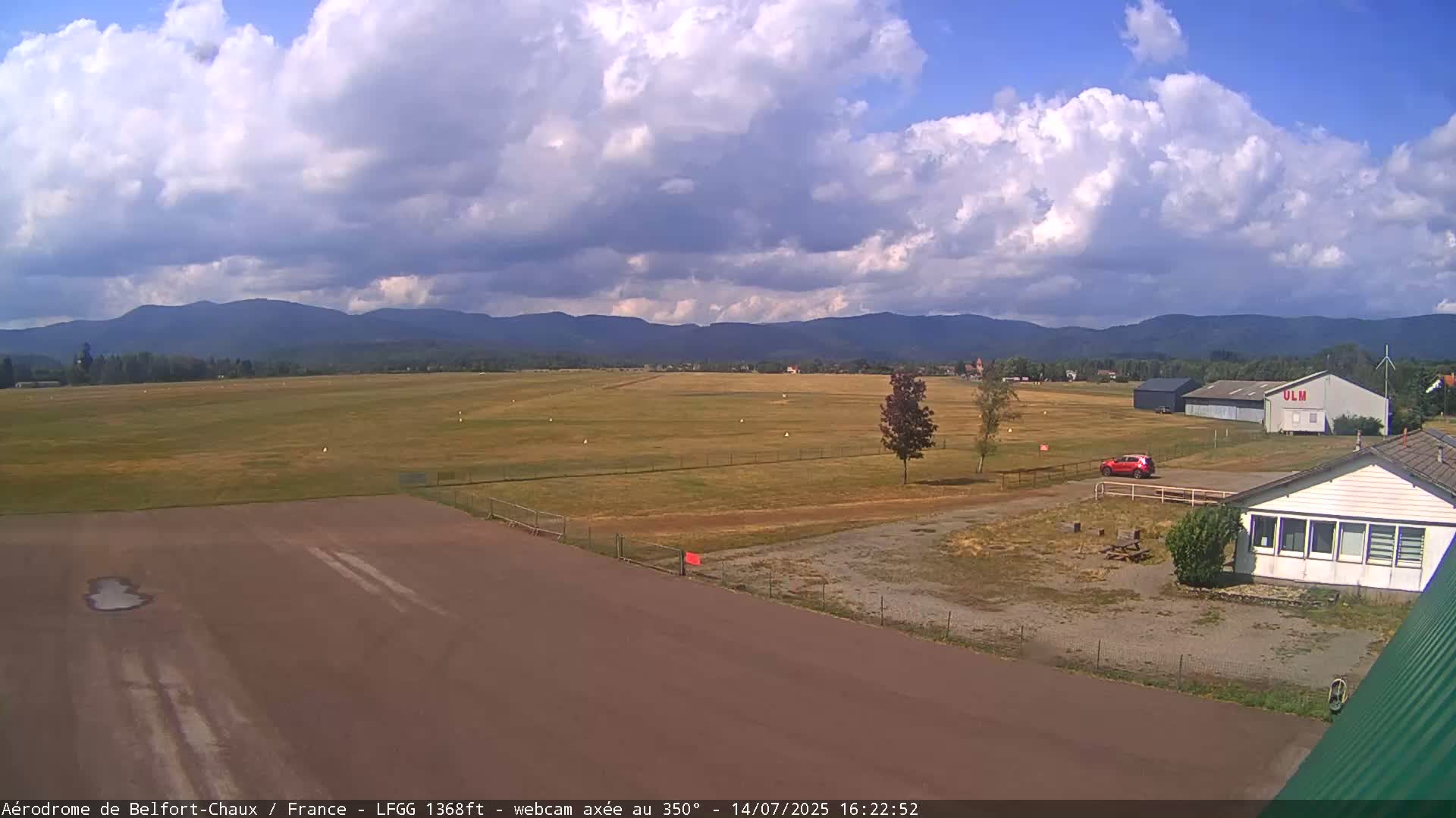 Belfort Chaux Airport Live Cam LFGG - Belfort, Territoire de Belfort, Bourgogne-Franche-Comte, France