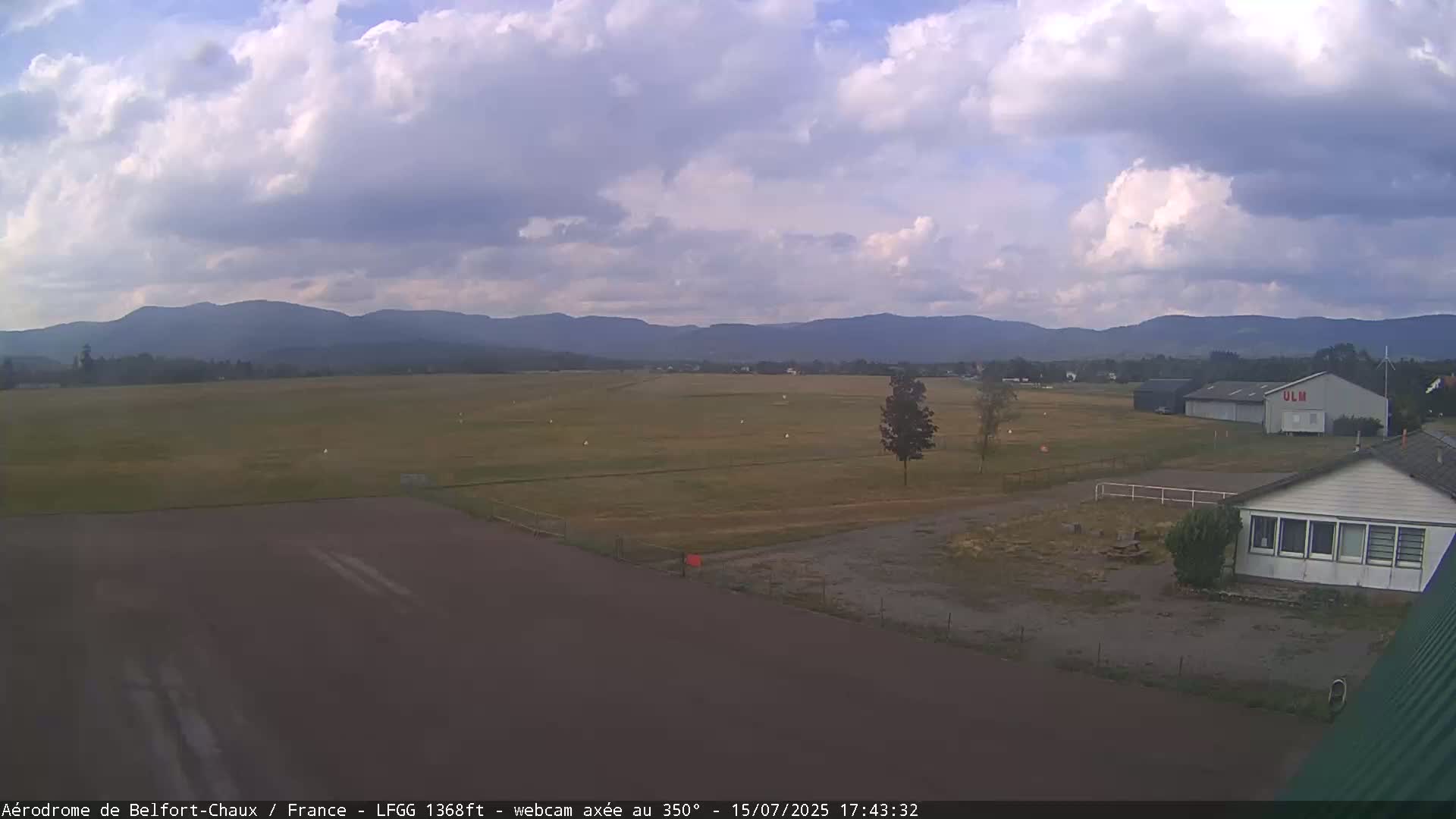 Belfort Chaux Airport Live Cam LFGG - Belfort, Territoire de Belfort, Bourgogne-Franche-Comte, France