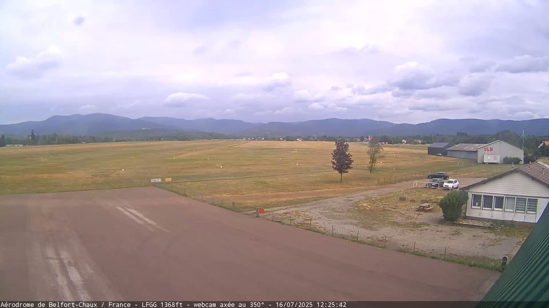 Belfort Chaux Airport Live Cam LFGG - Belfort, Territoire de Belfort, Bourgogne-Franche-Comte, France