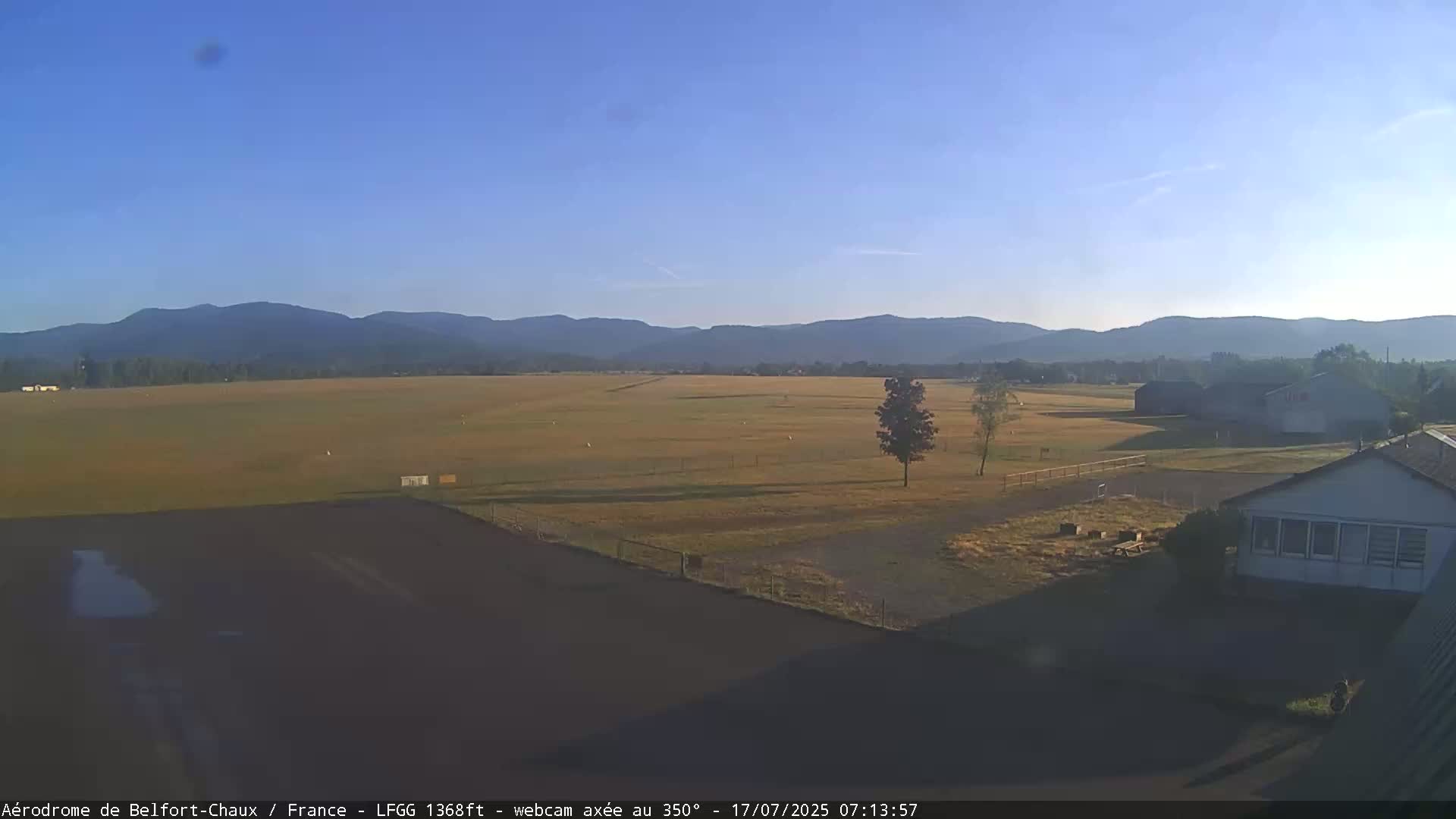 Belfort Chaux Airport Live Cam LFGG - Belfort, Territoire de Belfort, Bourgogne-Franche-Comte, France