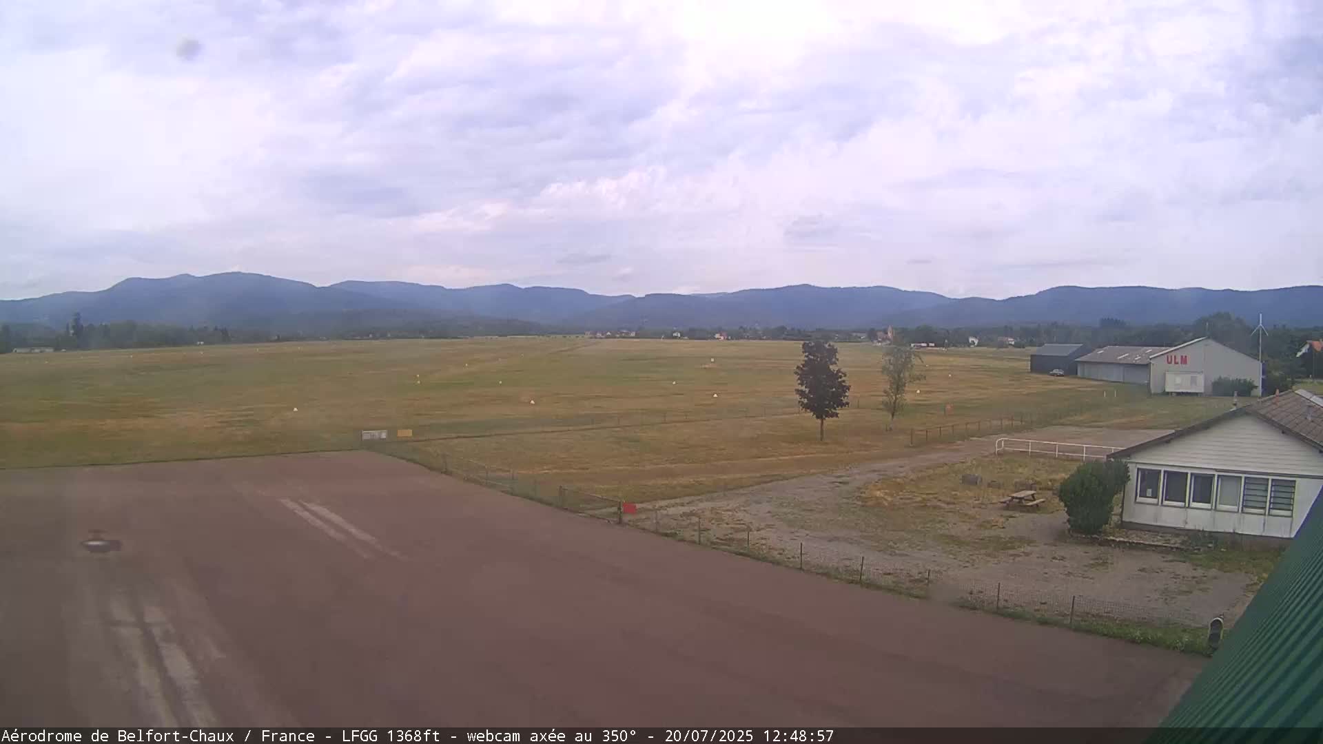 Belfort Chaux Airport Live Cam LFGG - Belfort, Territoire de Belfort, Bourgogne-Franche-Comte, France