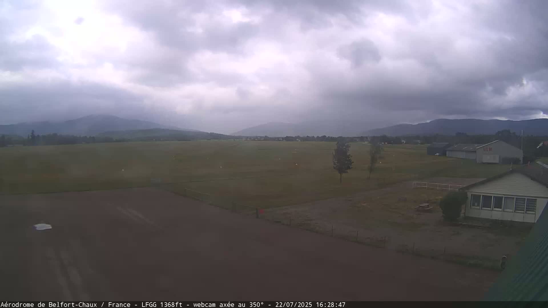 Belfort Chaux Airport Live Cam LFGG - Belfort, Territoire de Belfort, Bourgogne-Franche-Comte, France