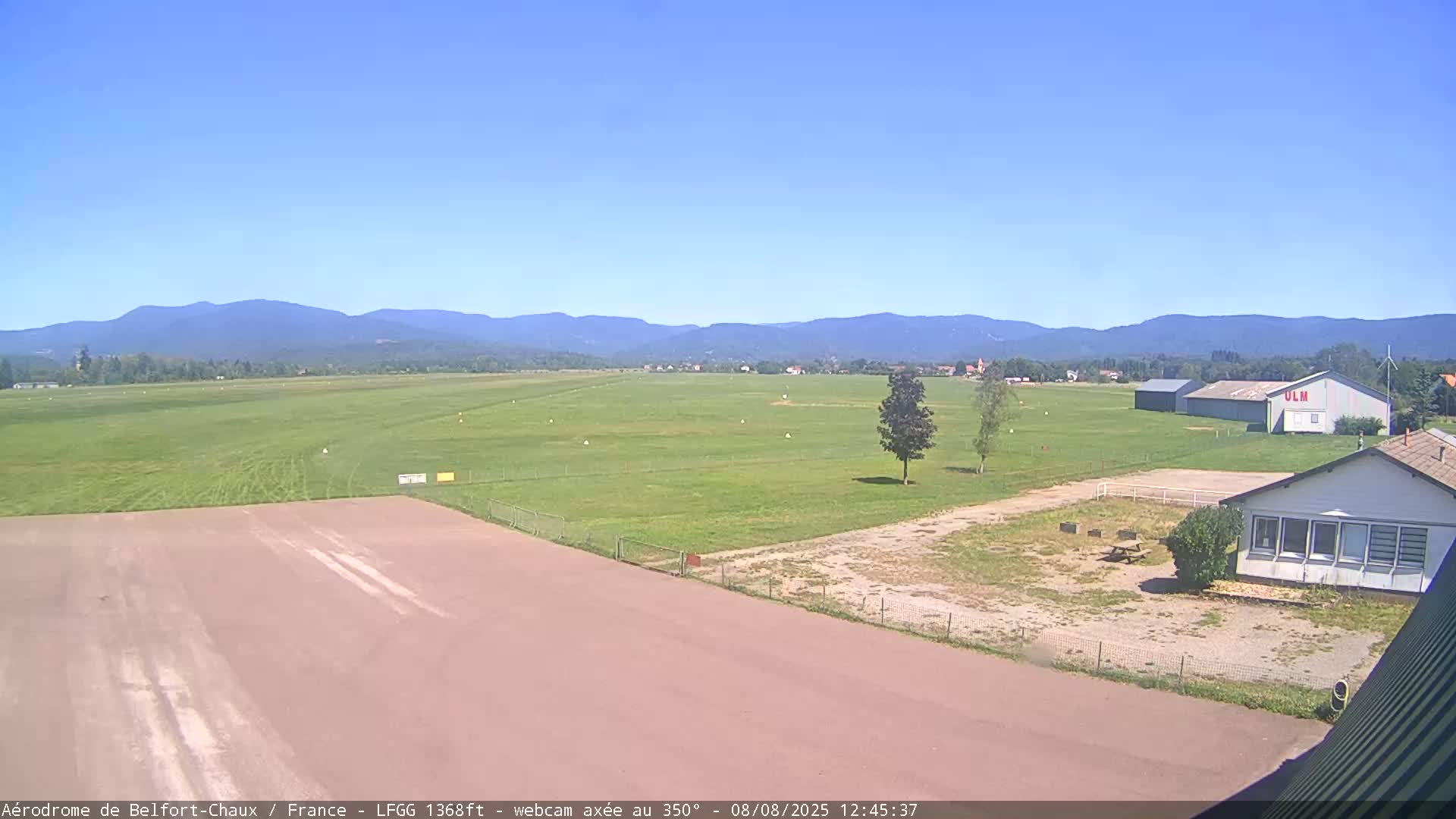 Belfort Chaux Airport Live Cam LFGG - Belfort, Territoire de Belfort, Bourgogne-Franche-Comte, France