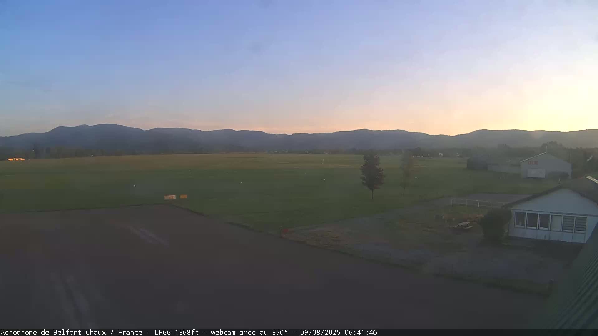 Belfort Chaux Airport Live Cam LFGG - Belfort, Territoire de Belfort, Bourgogne-Franche-Comte, France