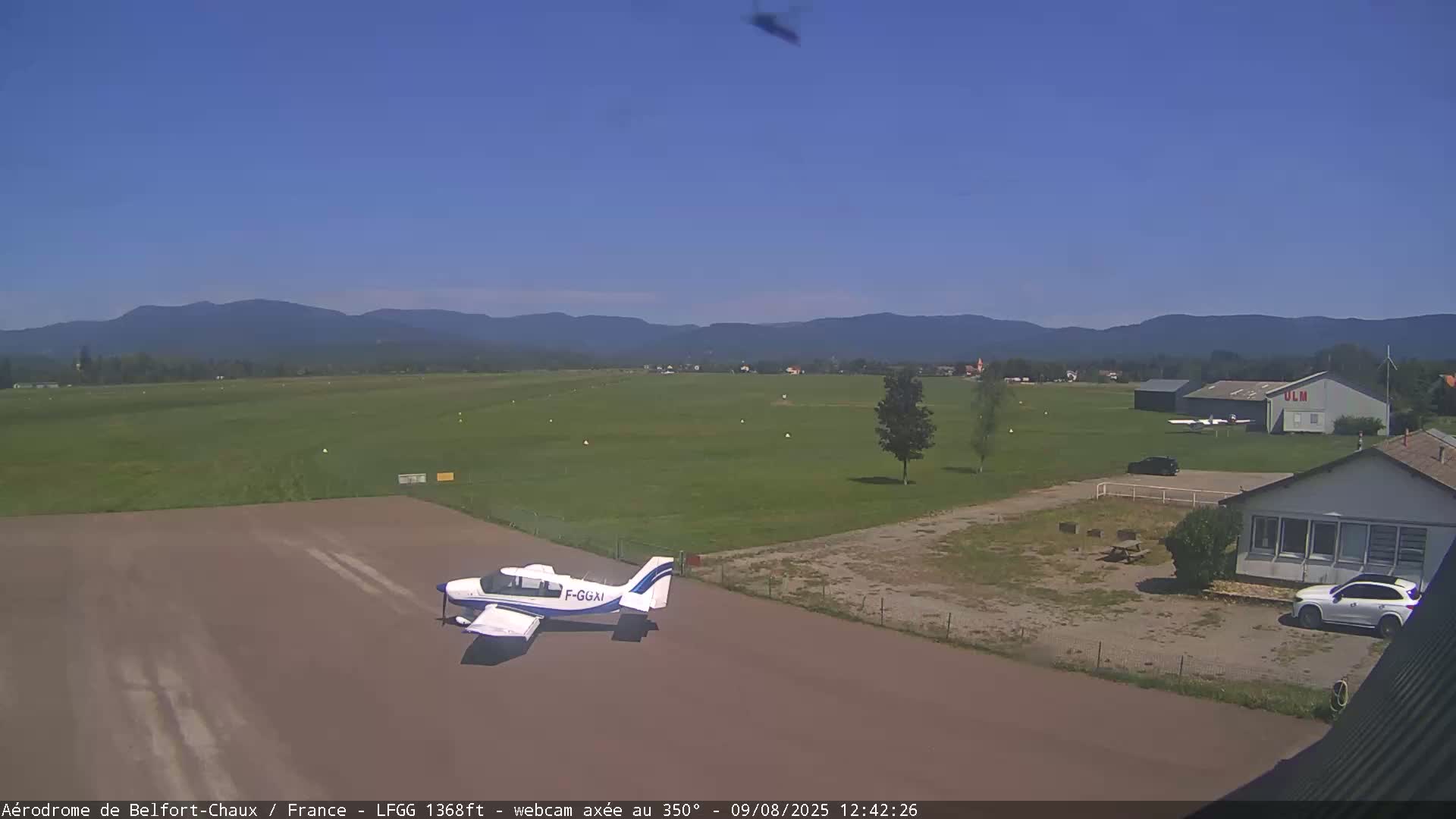 Belfort Chaux Airport Live Cam LFGG - Belfort, Territoire de Belfort, Bourgogne-Franche-Comte, France
