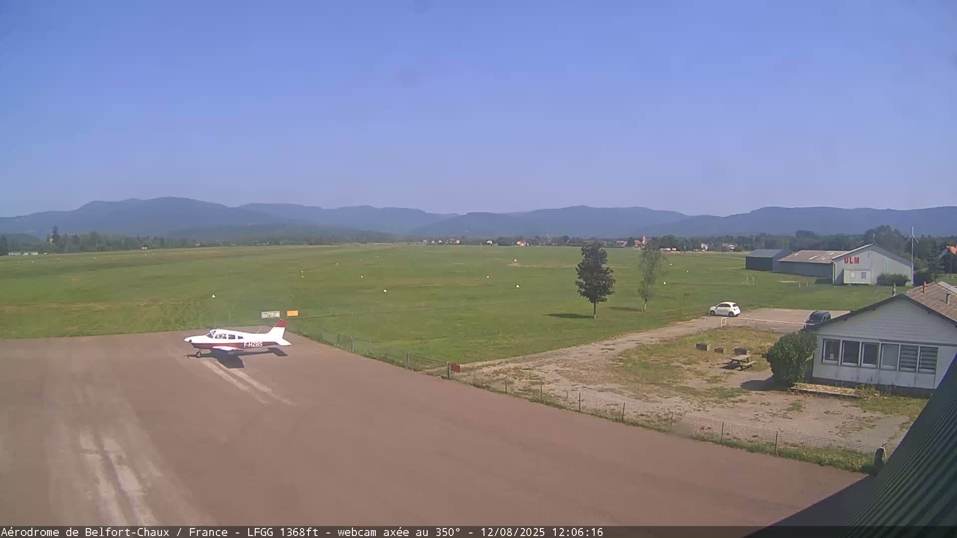 Belfort Chaux Airport Live Cam LFGG - Belfort, Territoire de Belfort, Bourgogne-Franche-Comte, France