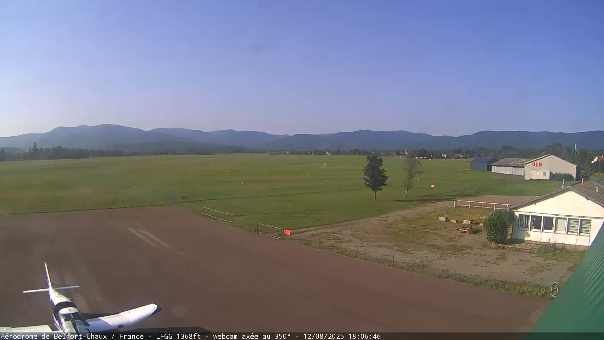 Belfort Chaux Airport Live Cam LFGG - Belfort, Territoire de Belfort, Bourgogne-Franche-Comte, France