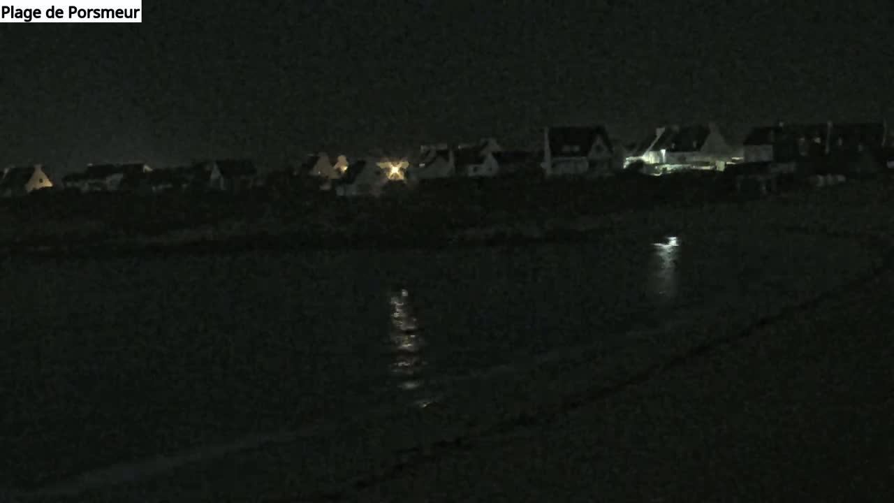 Plouescat Beach Line & City PTZ Live Cam - Morlaix, Finistère, Bretagne, France