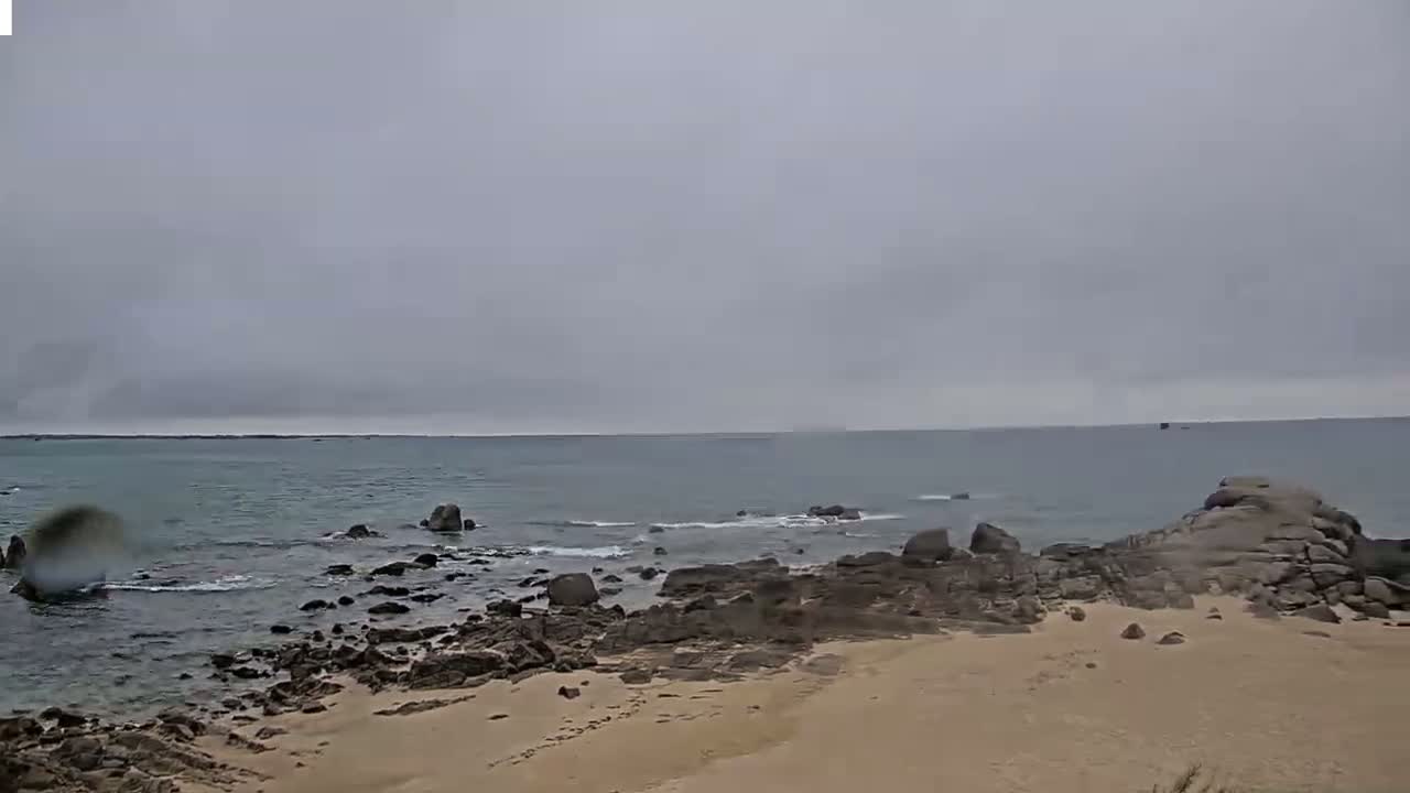 Plouescat Beach Line & City PTZ Live Cam - Morlaix, Finistère, Bretagne, France