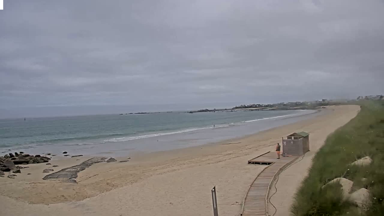 Plouescat Beach Line & City PTZ Live Cam - Morlaix, Finistère, Bretagne, France