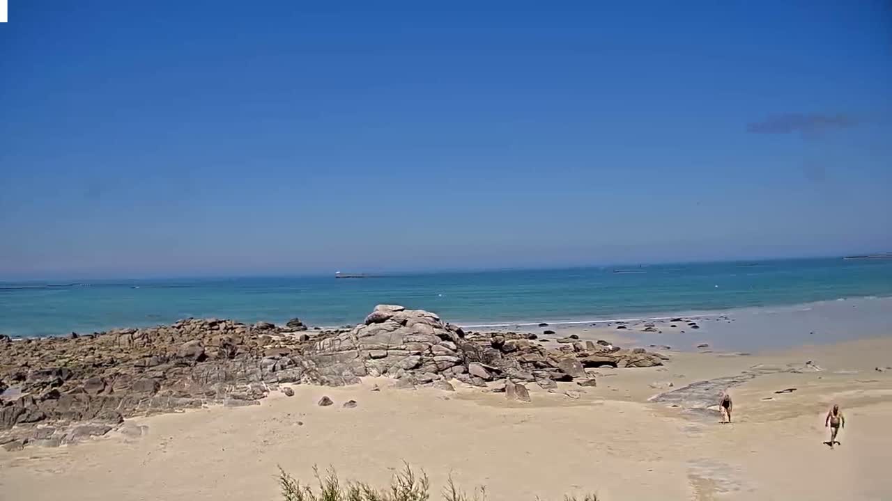 Plouescat Beach Line & City PTZ Live Cam - Morlaix, Finistère, Bretagne, France