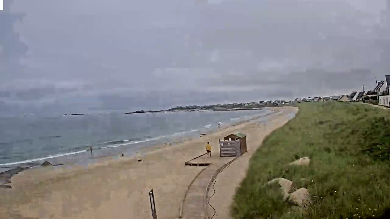 Plouescat Beach Line & City PTZ Live Cam - Morlaix, Finistère, Bretagne, France