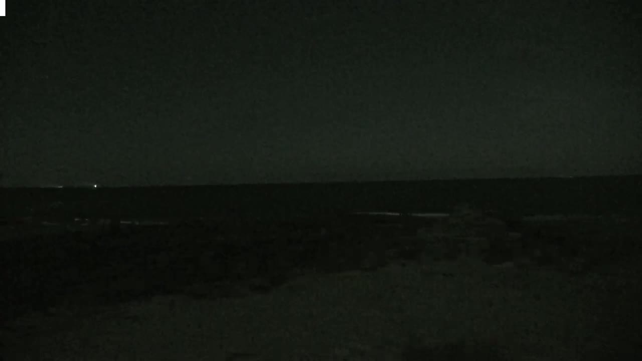 Plouescat Beach Line & City PTZ Live Cam - Morlaix, Finistère, Bretagne, France