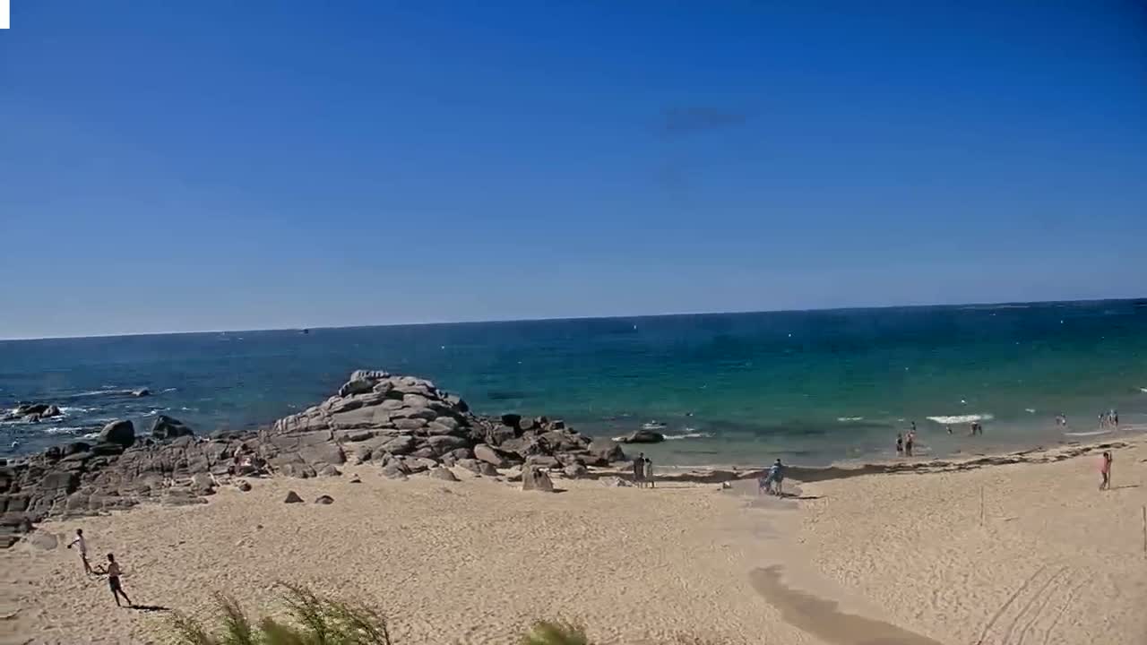 Plouescat Beach Line & City PTZ Live Cam - Morlaix, Finistère, Bretagne, France