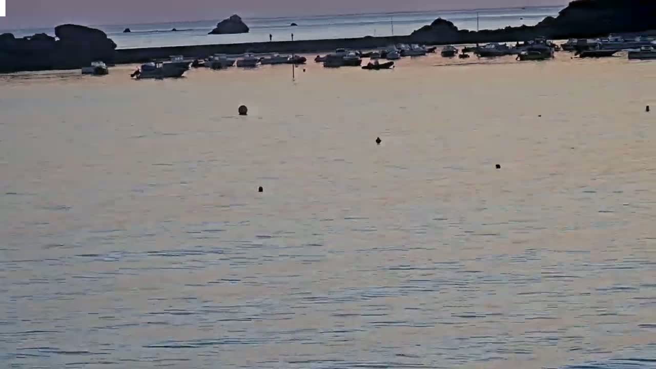 Plouescat Beach Line & City PTZ Live Cam - Morlaix, Finistère, Bretagne, France