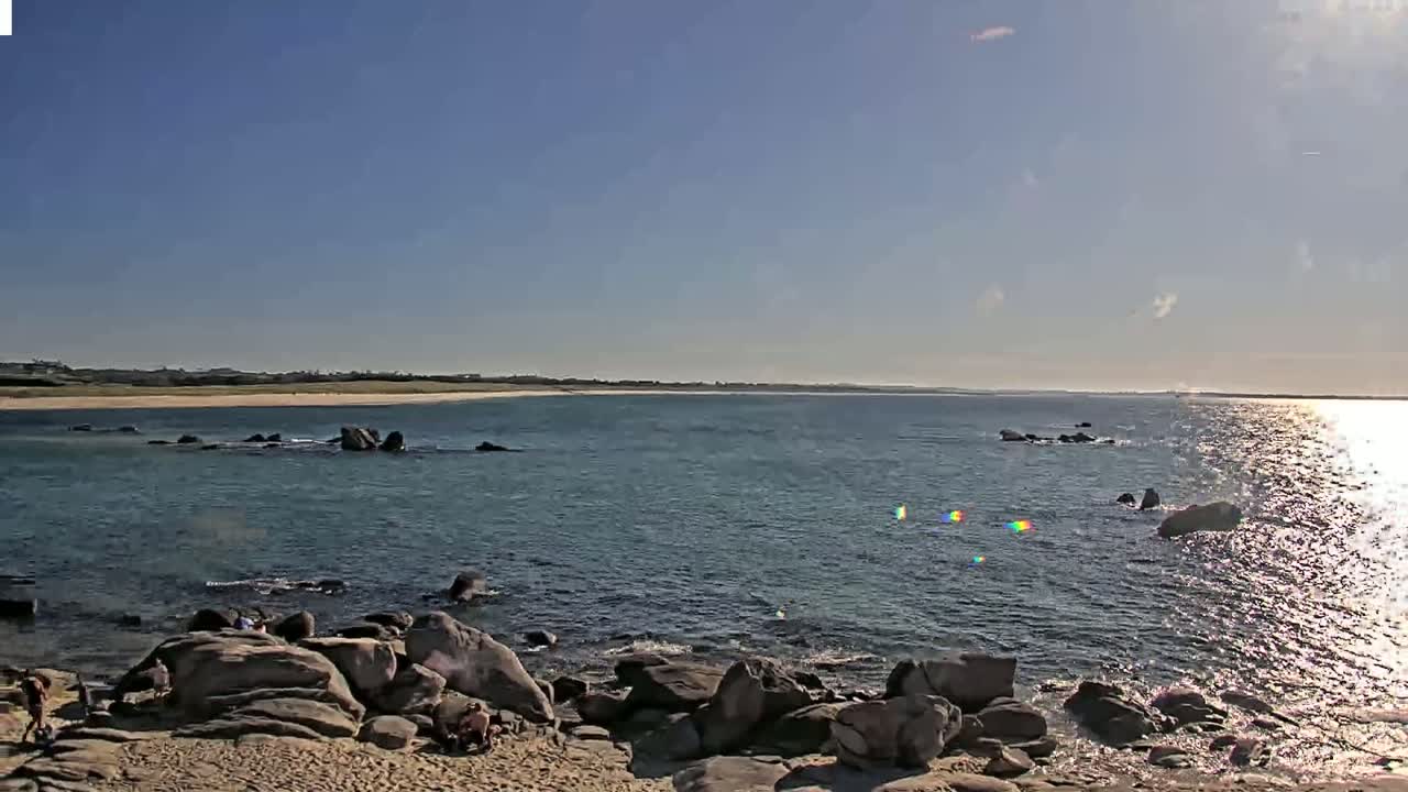 Plouescat Beach Line & City PTZ Live Cam - Morlaix, Finistère, Bretagne, France