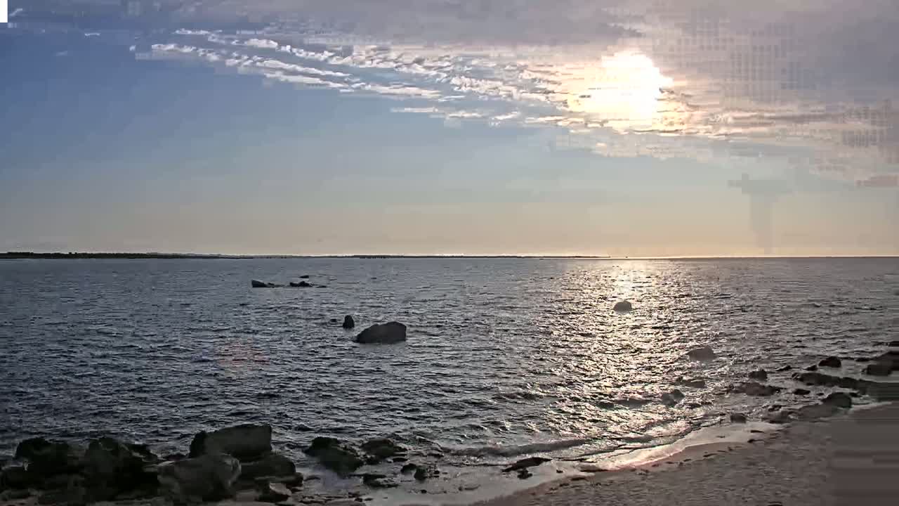 Plouescat Beach Line & City PTZ Live Cam - Morlaix, Finistère, Bretagne, France