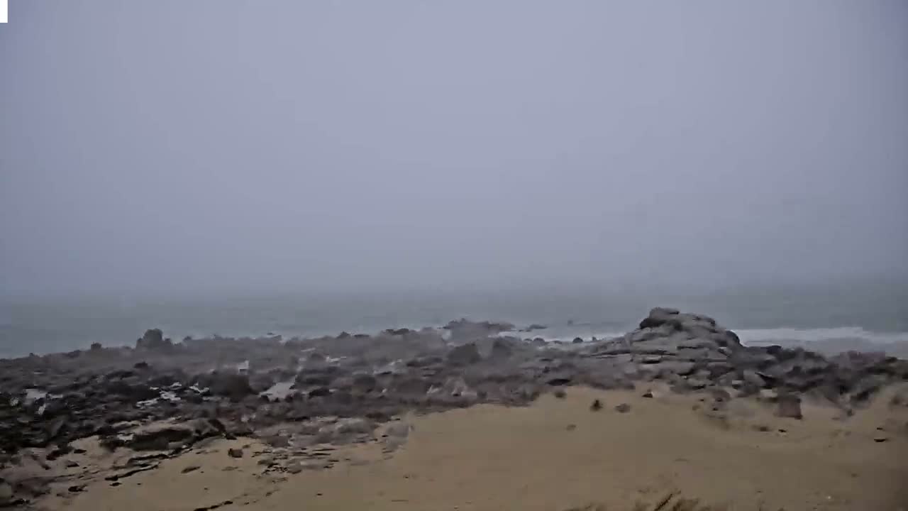 Plouescat Beach Line & City PTZ Live Cam - Morlaix, Finistère, Bretagne, France