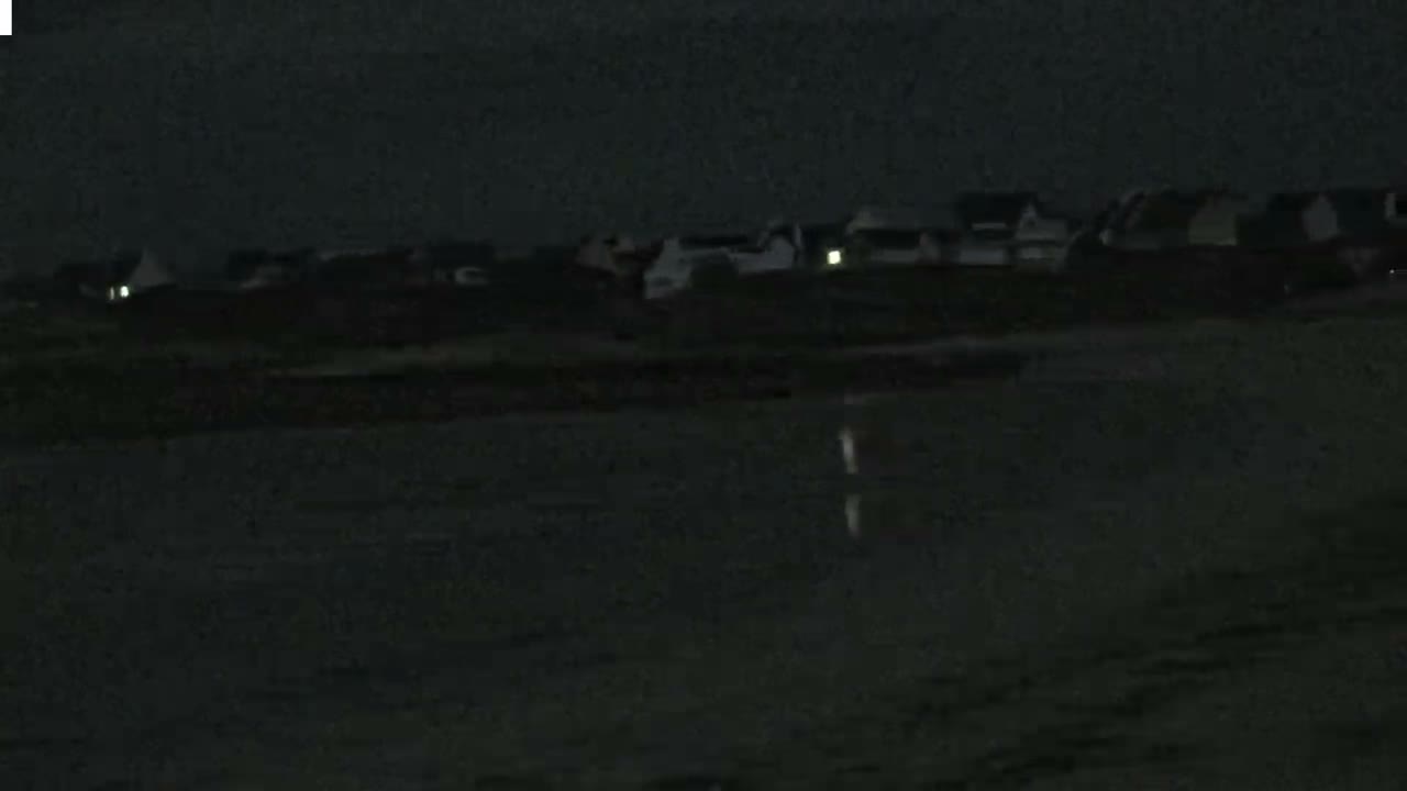 Plouescat Beach Line & City PTZ Live Cam - Morlaix, Finistère, Bretagne, France