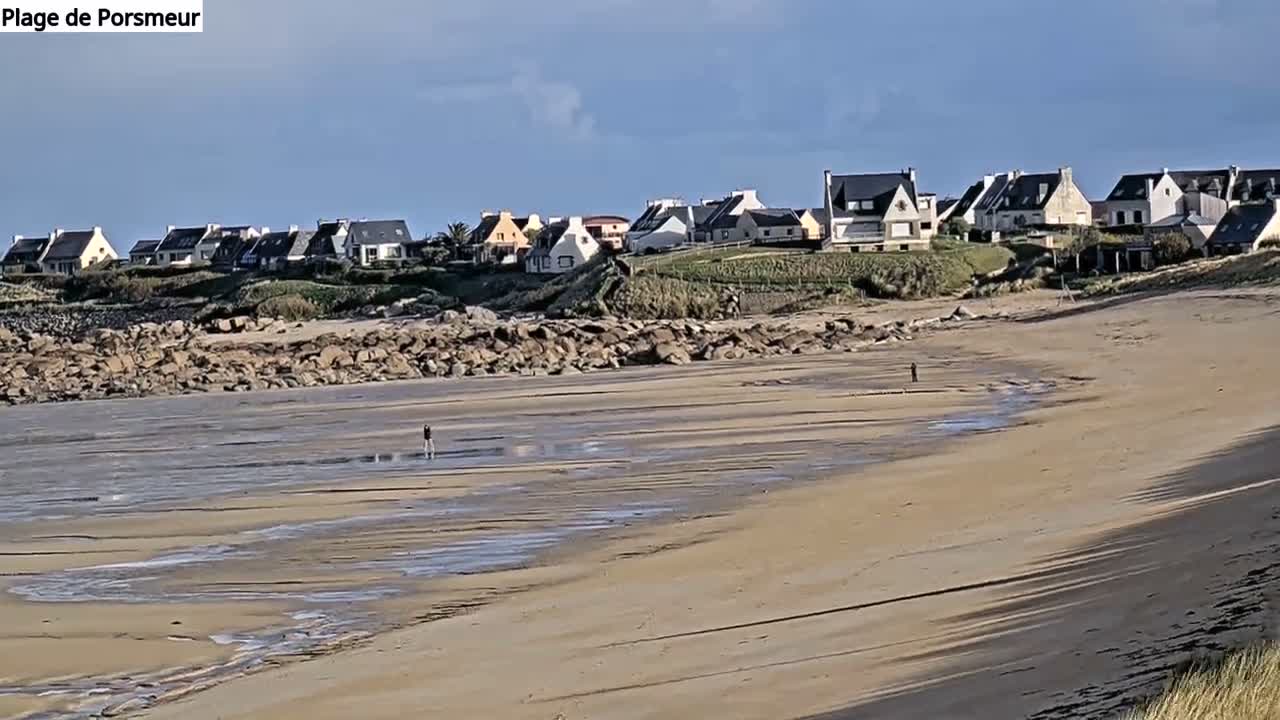 Plouescat Beach Line & City PTZ Live Cam - Morlaix, Finistère, Bretagne, France